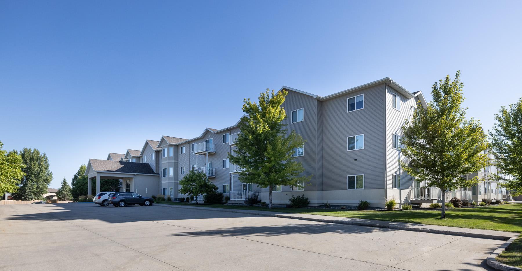 2005 condo for sale at 3434 28th Street S, Unit 302 in Fargo, ND — 2 bed, 1 bath (photo 2 of 46)