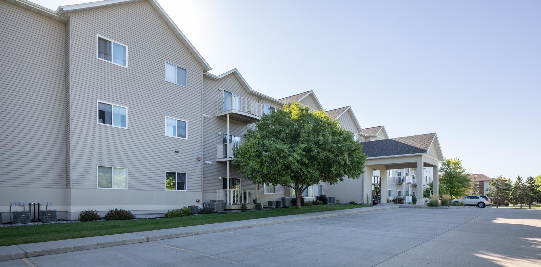 2005 condo for sale at 3434 28th Street S, Unit 302 in Fargo, ND — 2 bed, 1 bath (photo 3 of 46)