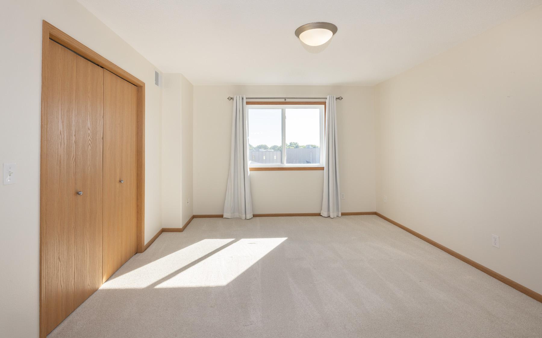 2005 condo for sale at 3434 28th Street S, Unit 302 in Fargo, ND — 2 bed, 1 bath (photo 23 of 46)