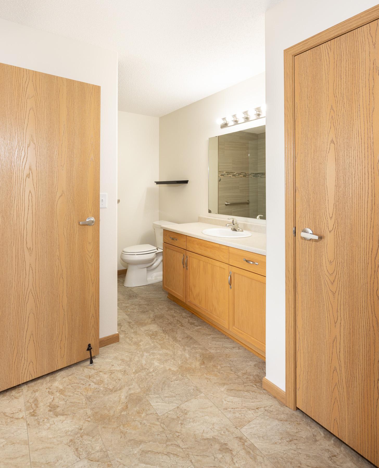 2005 condo for sale at 3434 28th Street S, Unit 302 in Fargo, ND — 2 bed, 1 bath (photo 25 of 46)