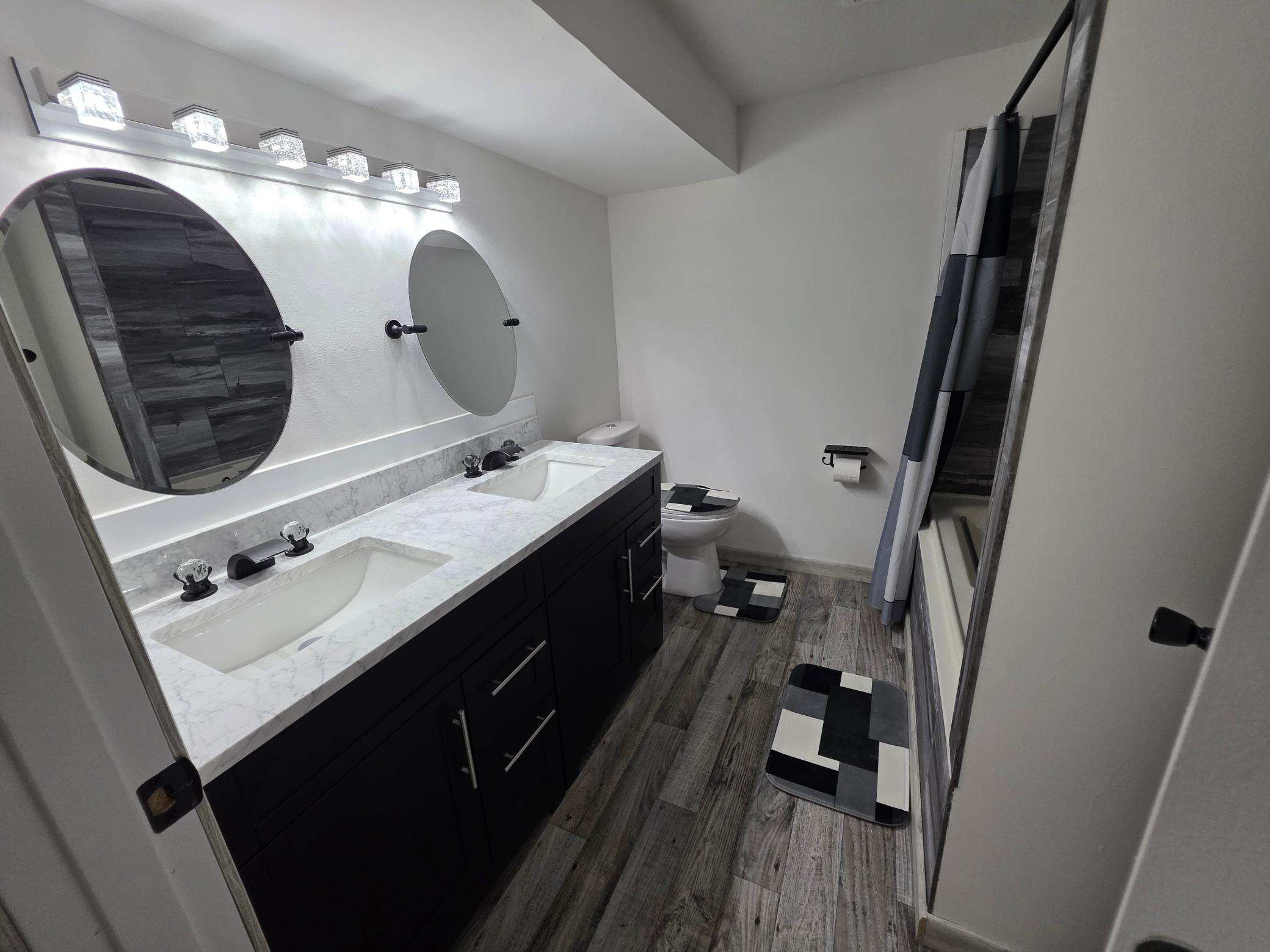 1960 single family home for sale at 1409 13th Avenue N in Moorhead, MN — 5 bed, 2 bath (photo 12 of 29)