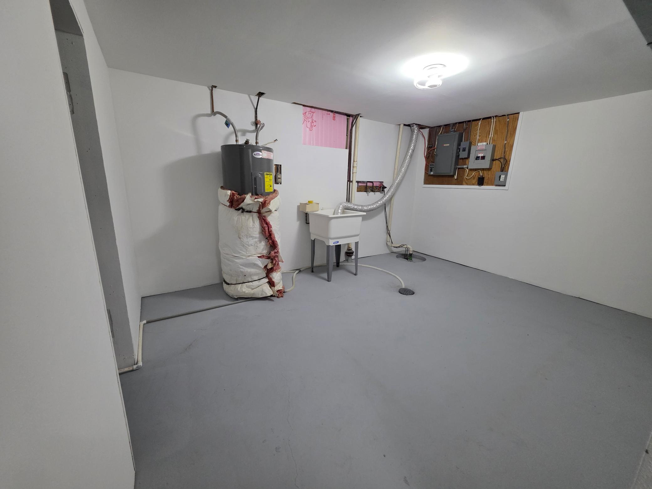 1960 single family home for sale at 1409 13th Avenue N in Moorhead, MN — 5 bed, 2 bath (photo 17 of 29)