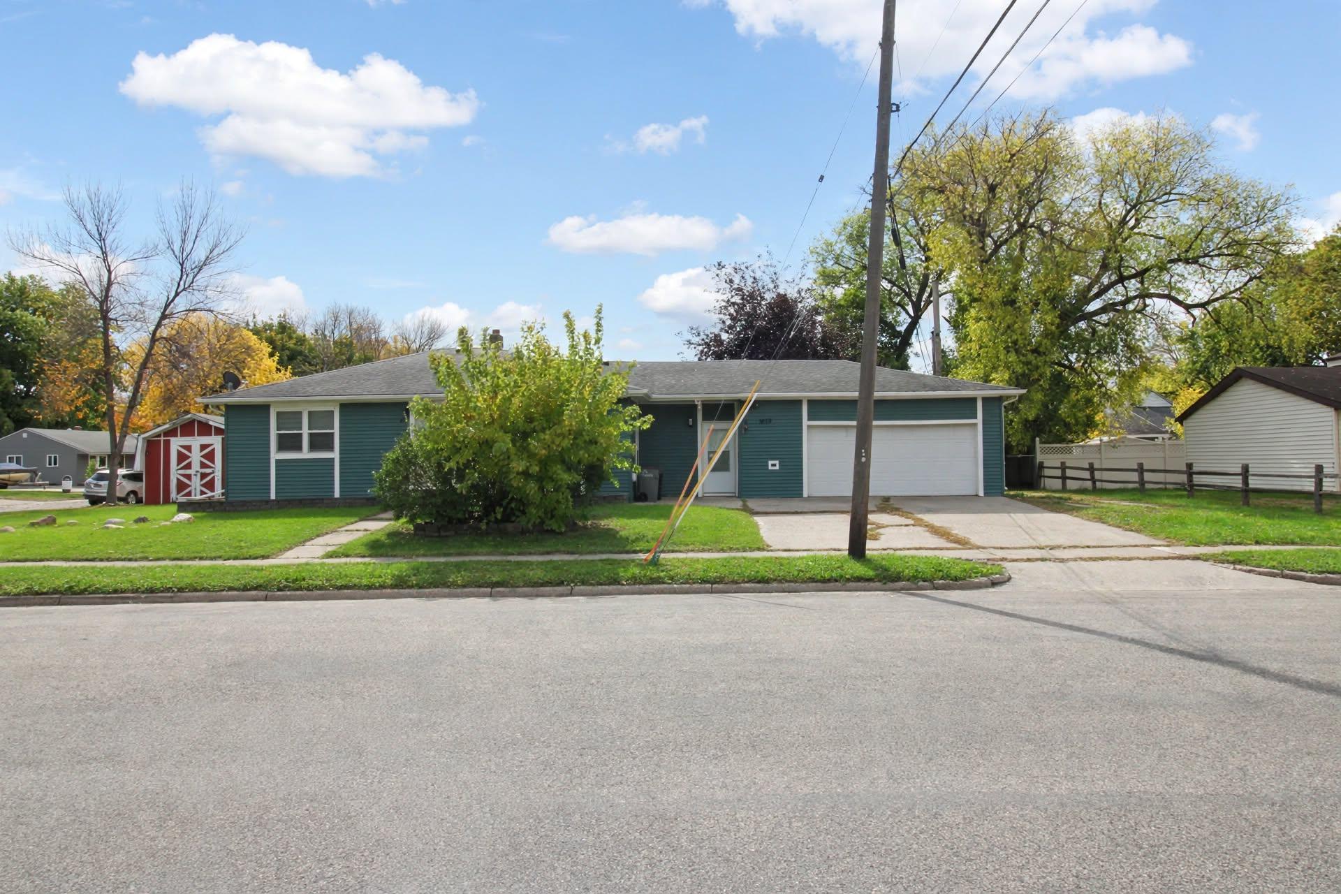 1960 single family home for sale at 1409 13th Avenue N in Moorhead, MN — 5 bed, 2 bath (photo 28 of 29)