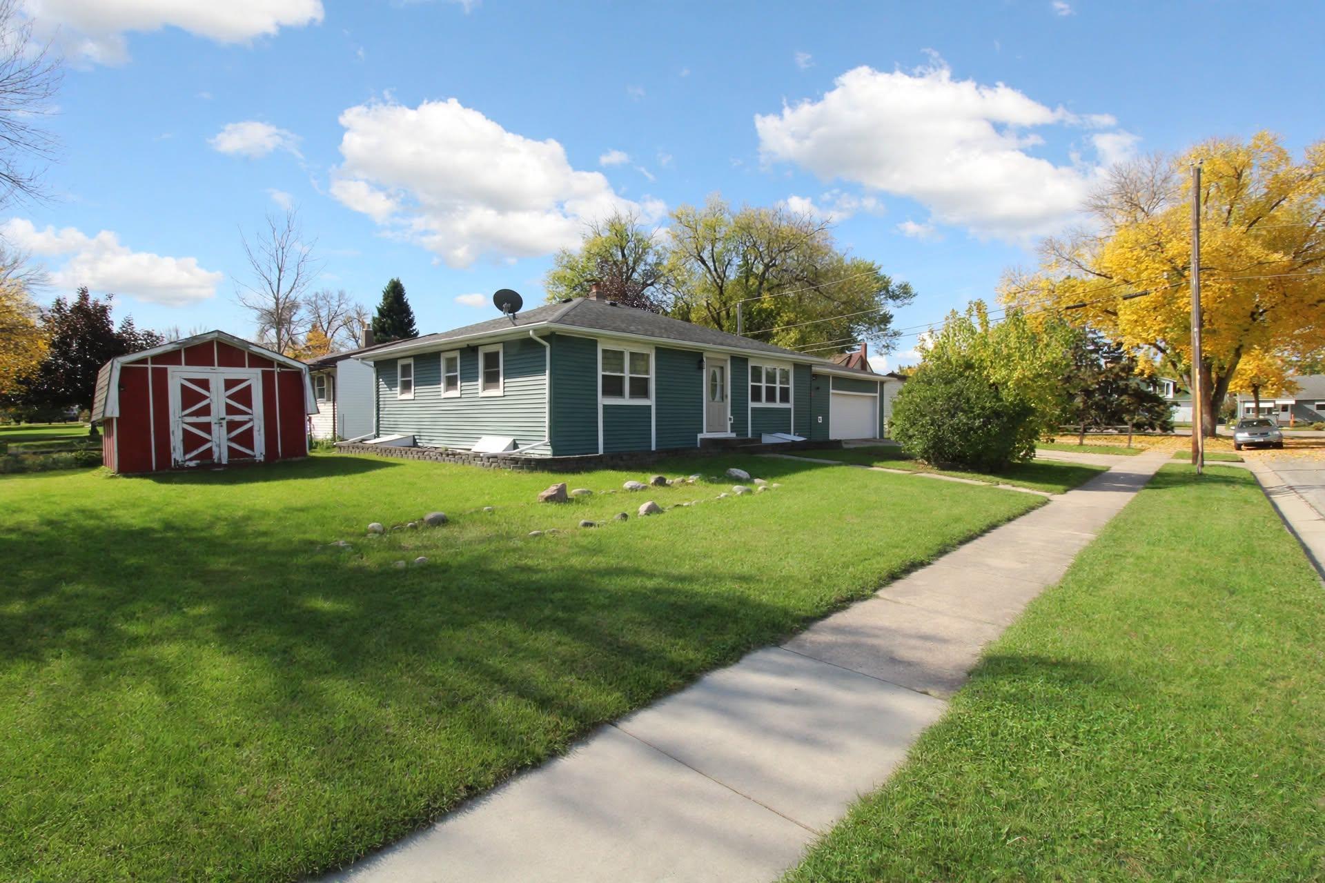 1960 single family home for sale at 1409 13th Avenue N in Moorhead, MN — 5 bed, 2 bath