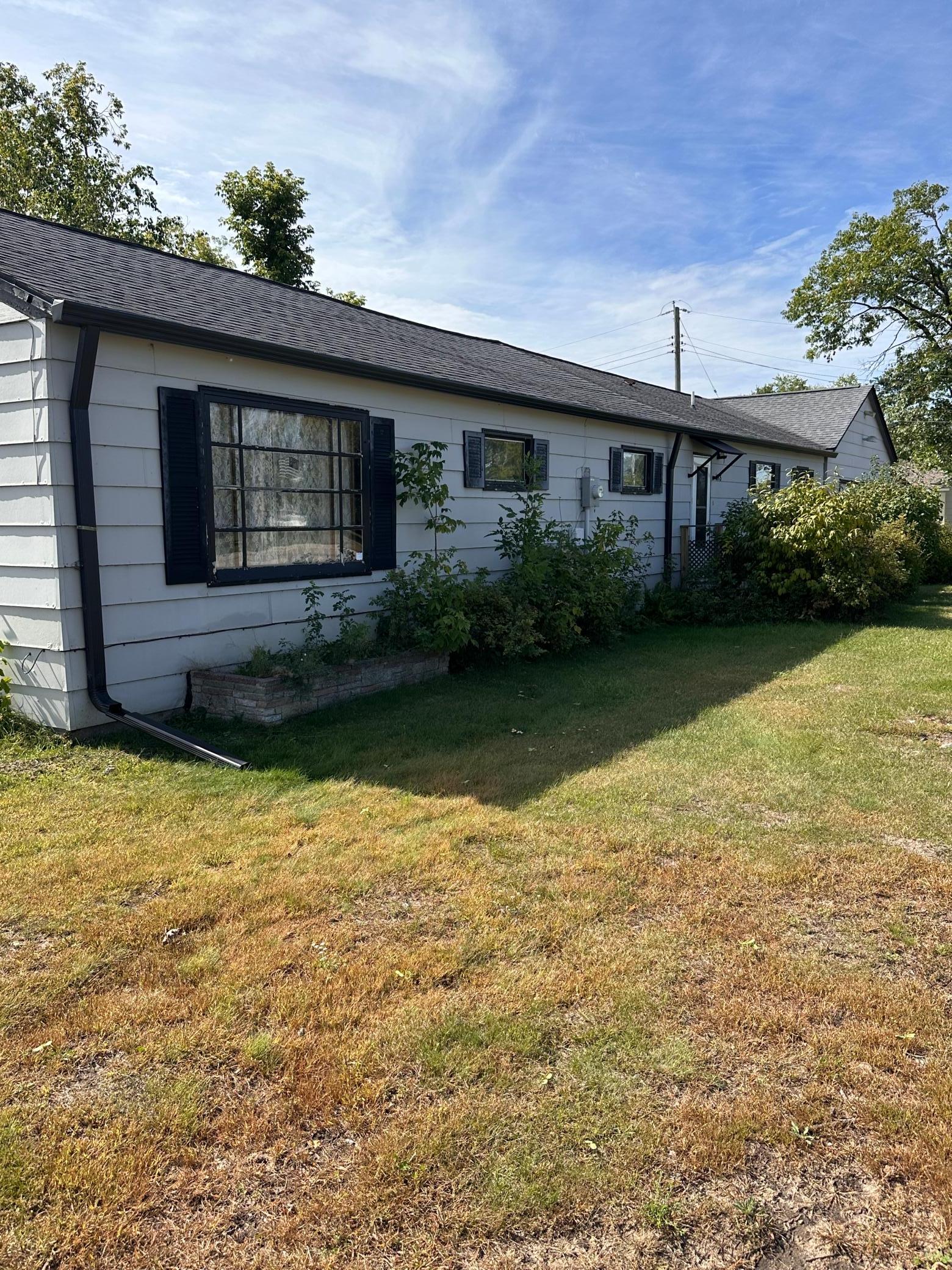 1959 single family home for sale at 1318 2nd Street SE in Bemidji, MN — 3 bed, 2 bath (photo 2 of 35)