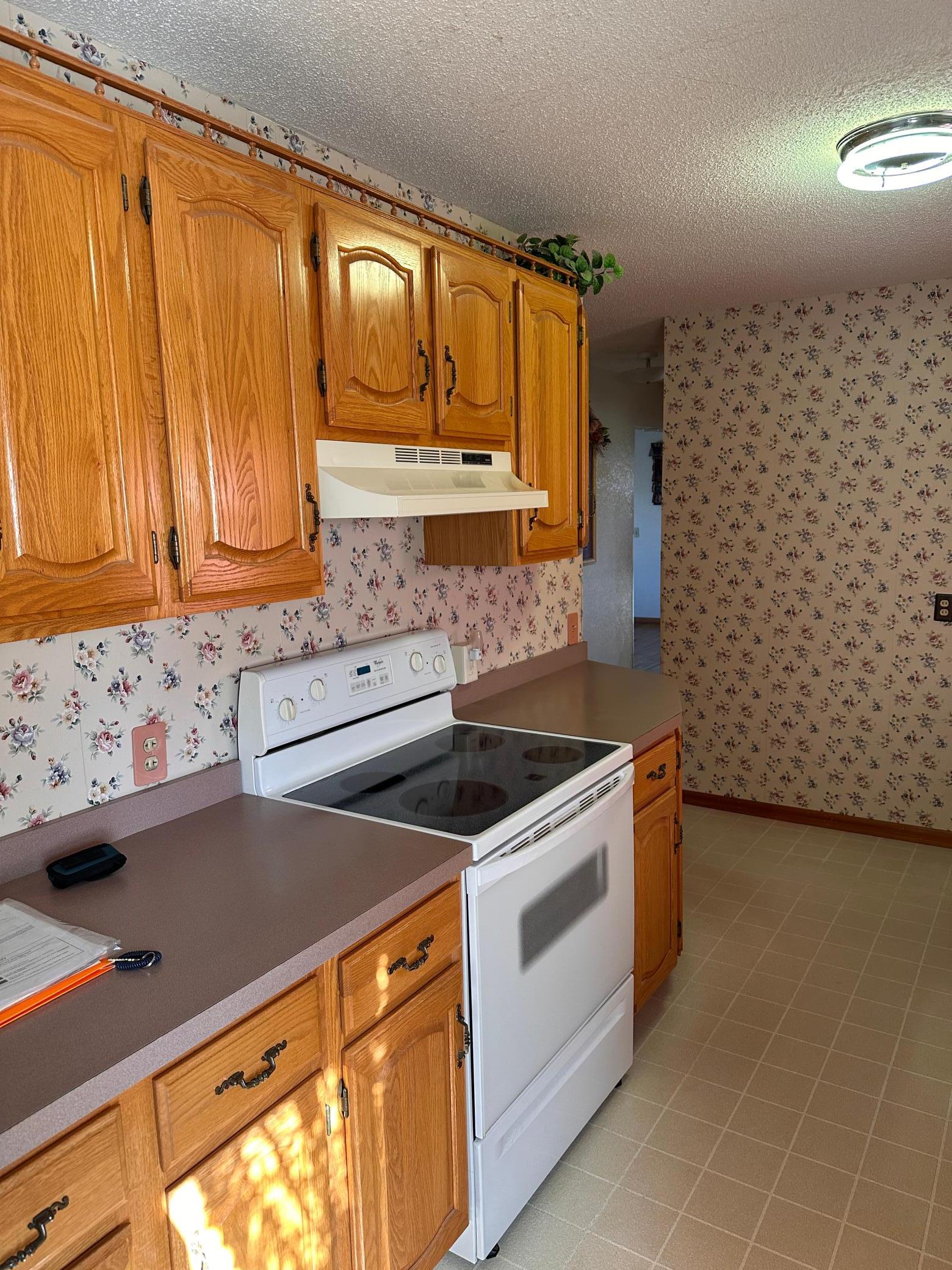1959 single family home for sale at 1318 2nd Street SE in Bemidji, MN — 3 bed, 2 bath (photo 14 of 35)