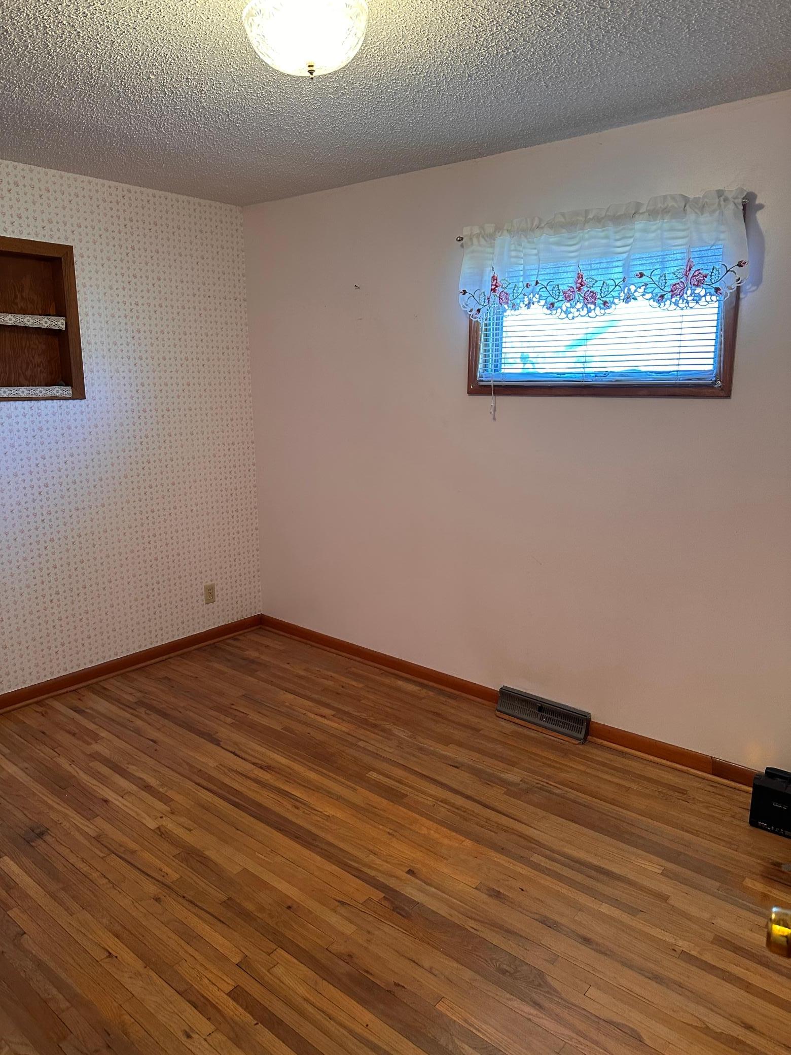 1959 single family home for sale at 1318 2nd Street SE in Bemidji, MN — 3 bed, 2 bath (photo 26 of 35)