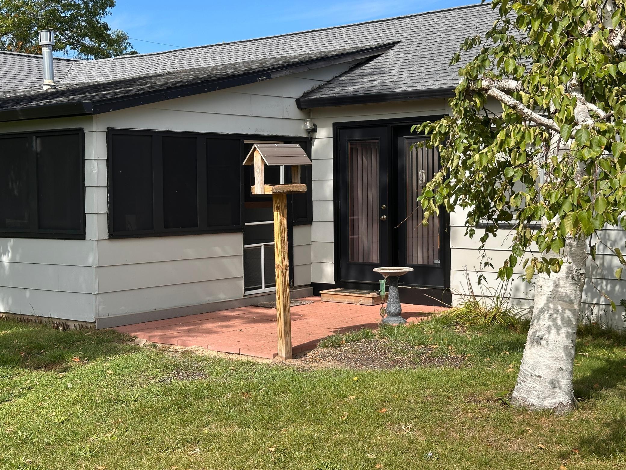 1959 single family home for sale at 1318 2nd Street SE in Bemidji, MN — 3 bed, 2 bath (photo 5 of 35)