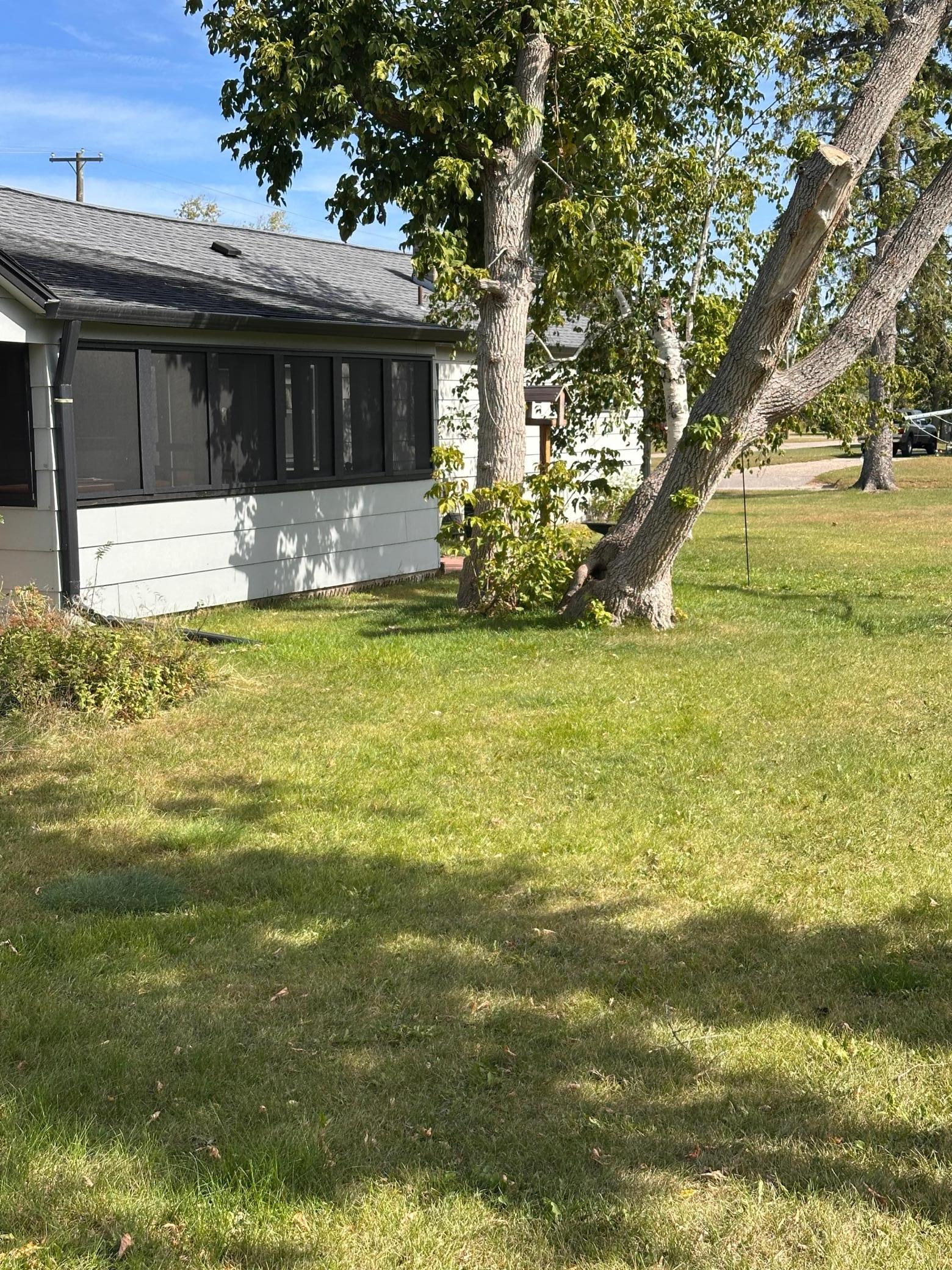 1959 single family home for sale at 1318 2nd Street SE in Bemidji, MN — 3 bed, 2 bath (photo 6 of 35)