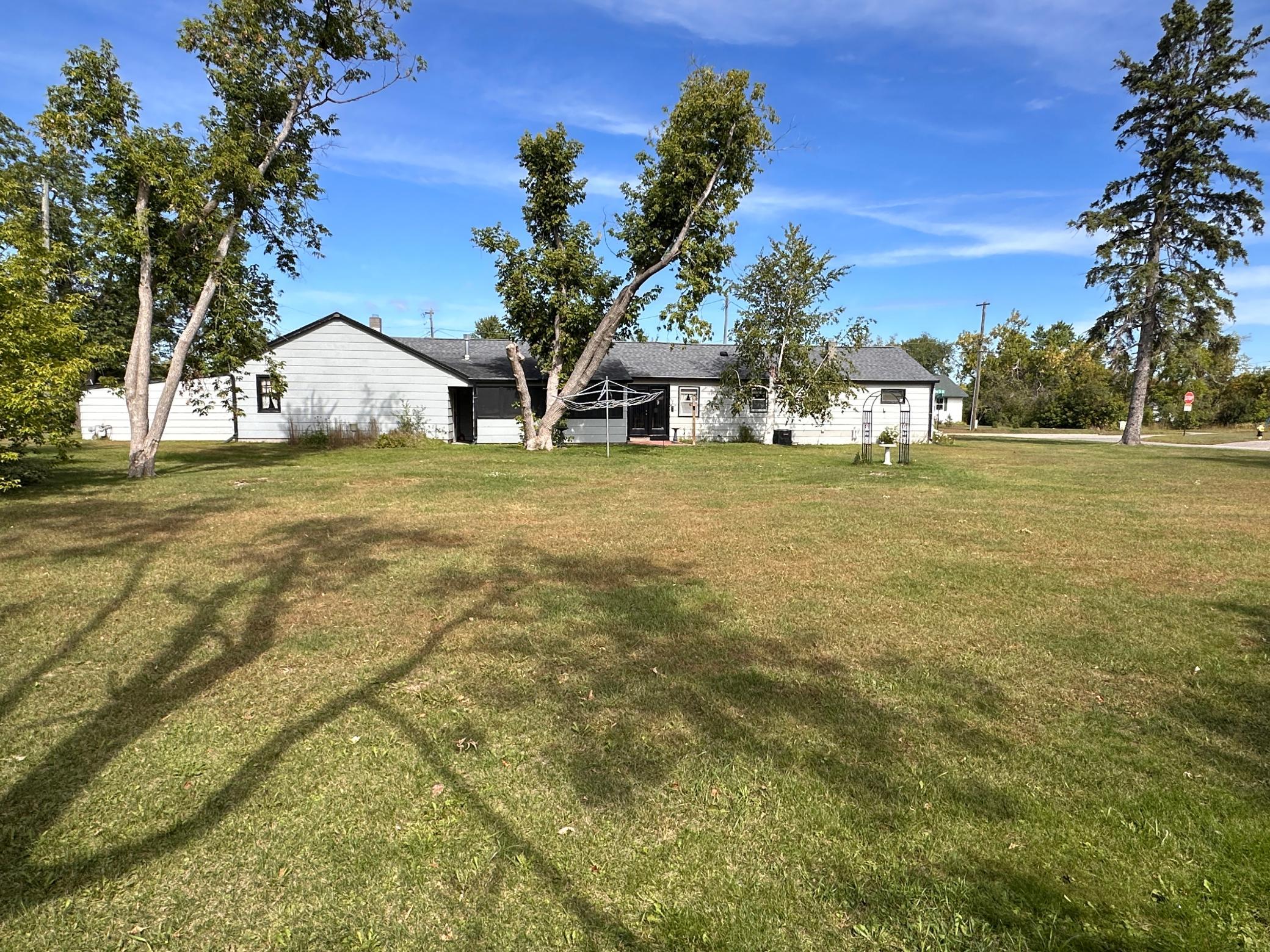 1959 single family home for sale at 1318 2nd Street SE in Bemidji, MN — 3 bed, 2 bath (photo 7 of 35)