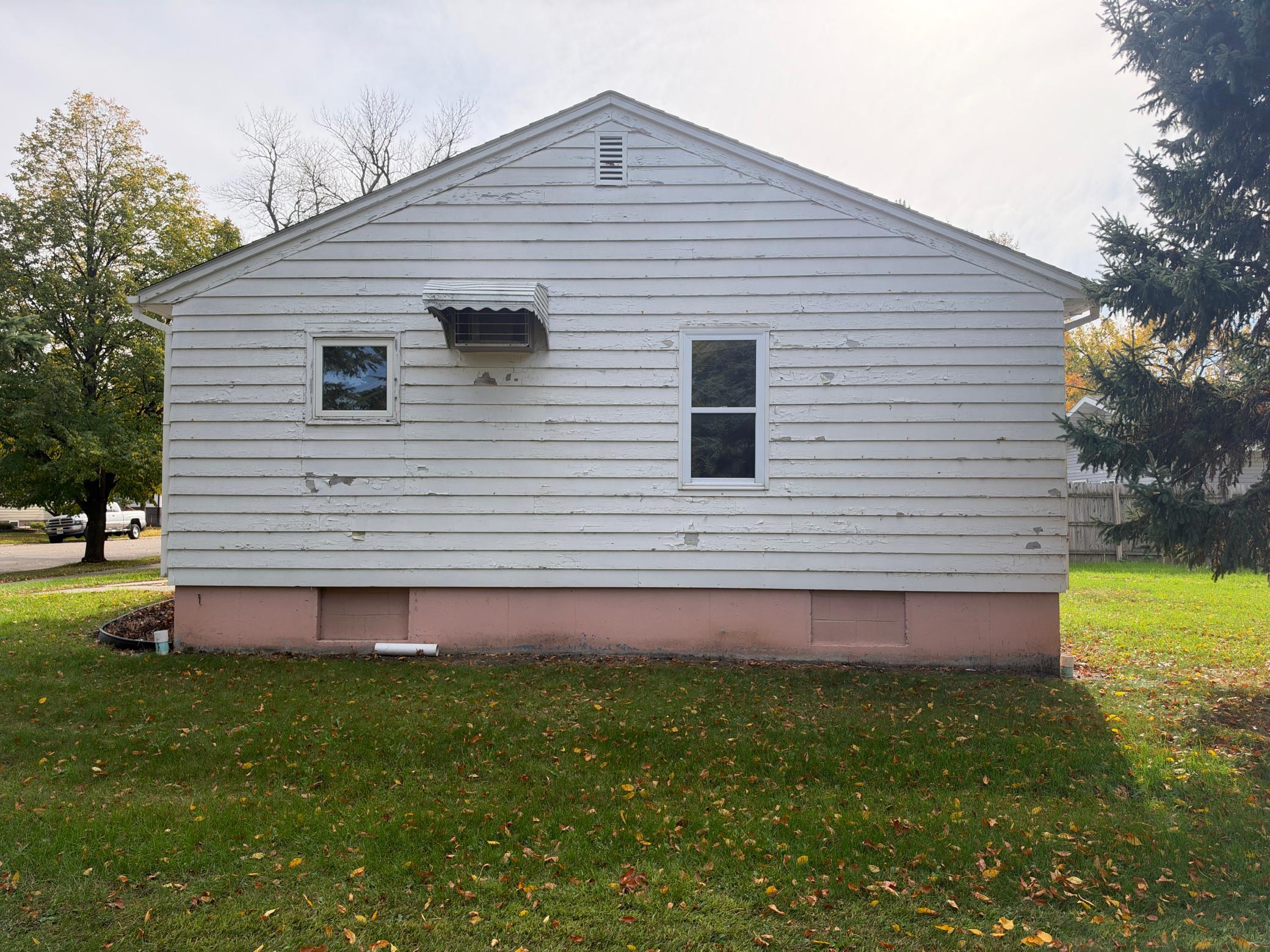 1958 single family home for sale at 409 3rd Street S in Breckenridge, MN — 2 bed, 8 bath (photo 15 of 16)