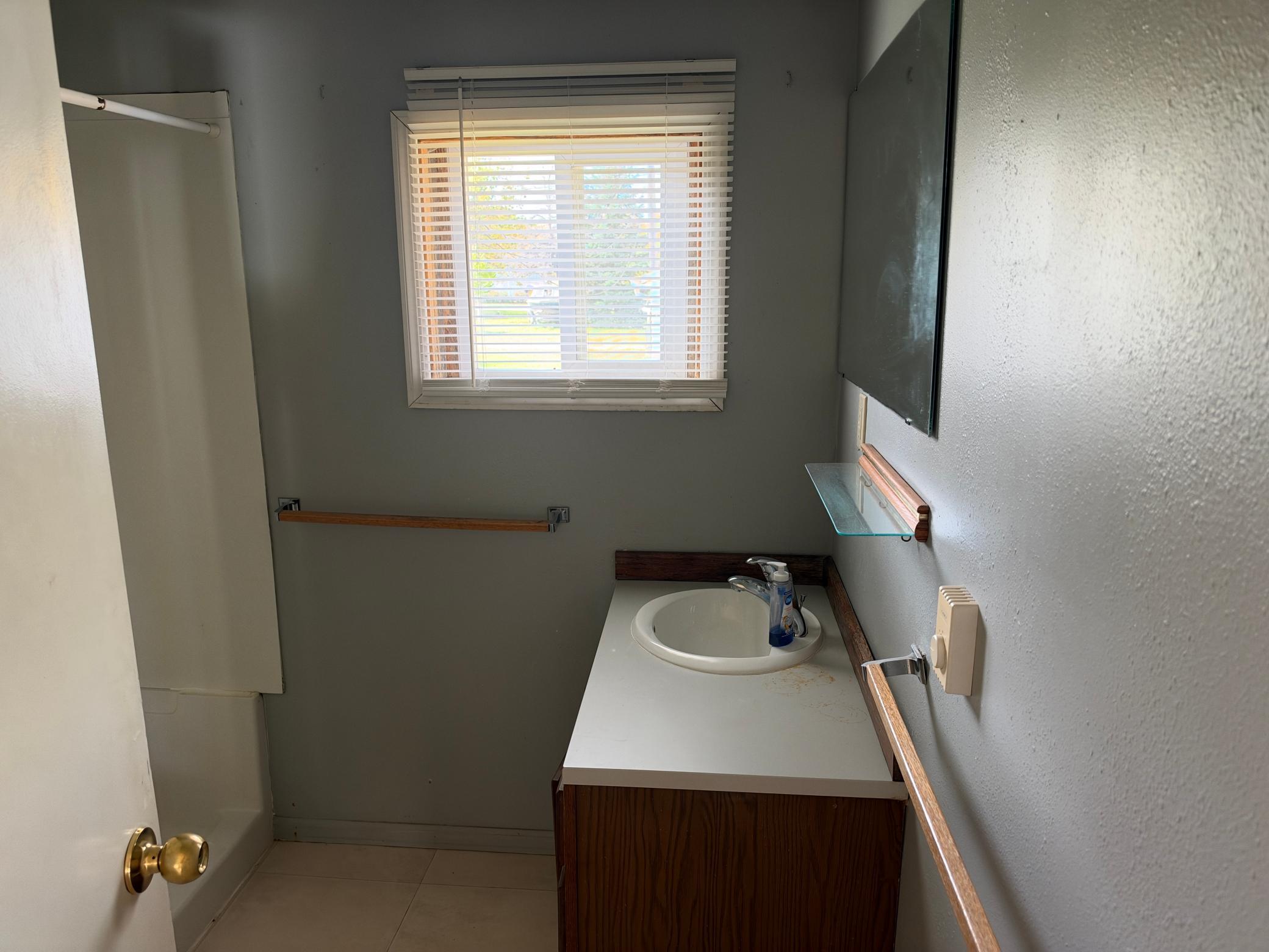 1958 single family home for sale at 409 3rd Street S in Breckenridge, MN — 2 bed, 8 bath (photo 5 of 16)
