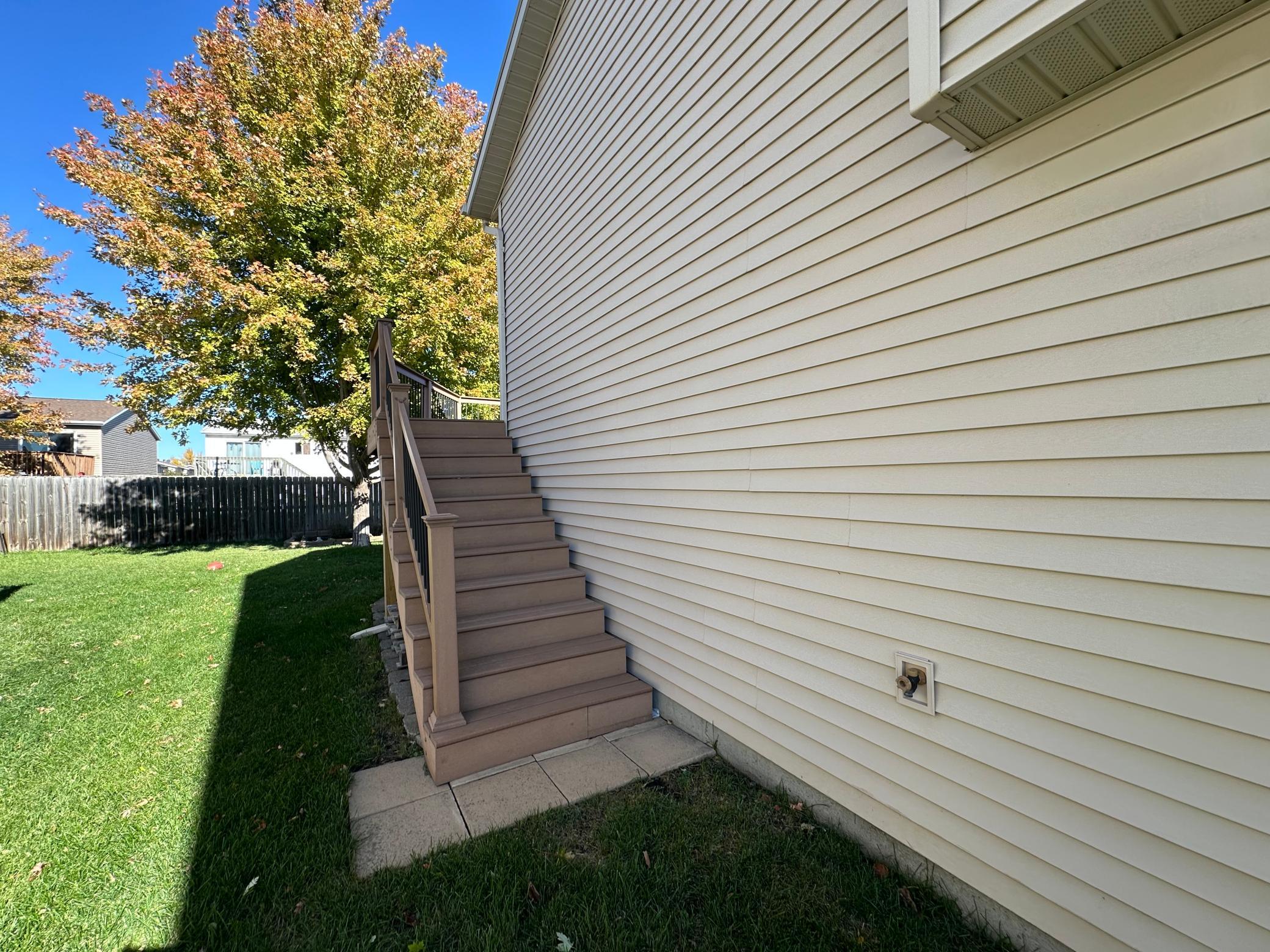 2006 twin home for sale at 1316 37th Avenue S in Moorhead, MN — 3 bed, 2 bath (photo 5 of 33)