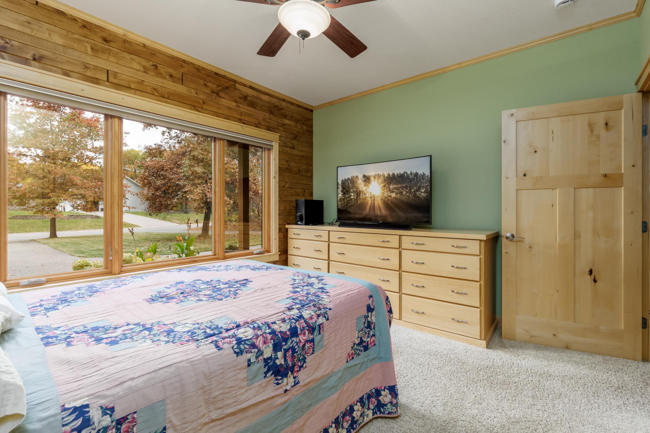 2008 single family home for sale at 204 Ridge Drive in Brainerd, MN — 4 bed, 3 bath (photo 17 of 37)
