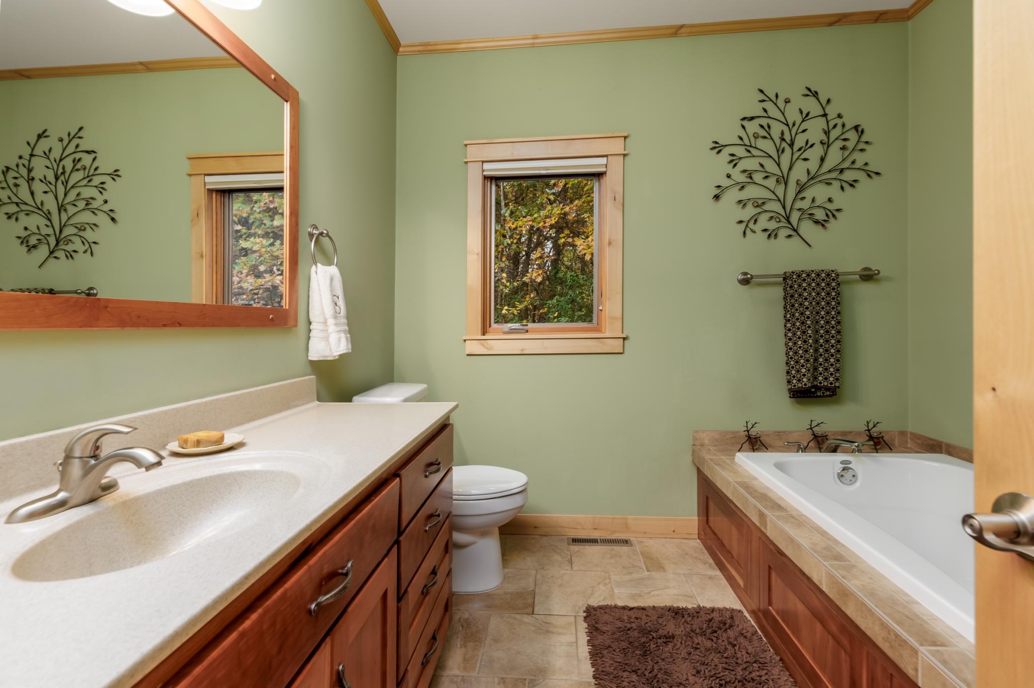 2008 single family home for sale at 204 Ridge Drive in Brainerd, MN — 4 bed, 3 bath (photo 18 of 37)