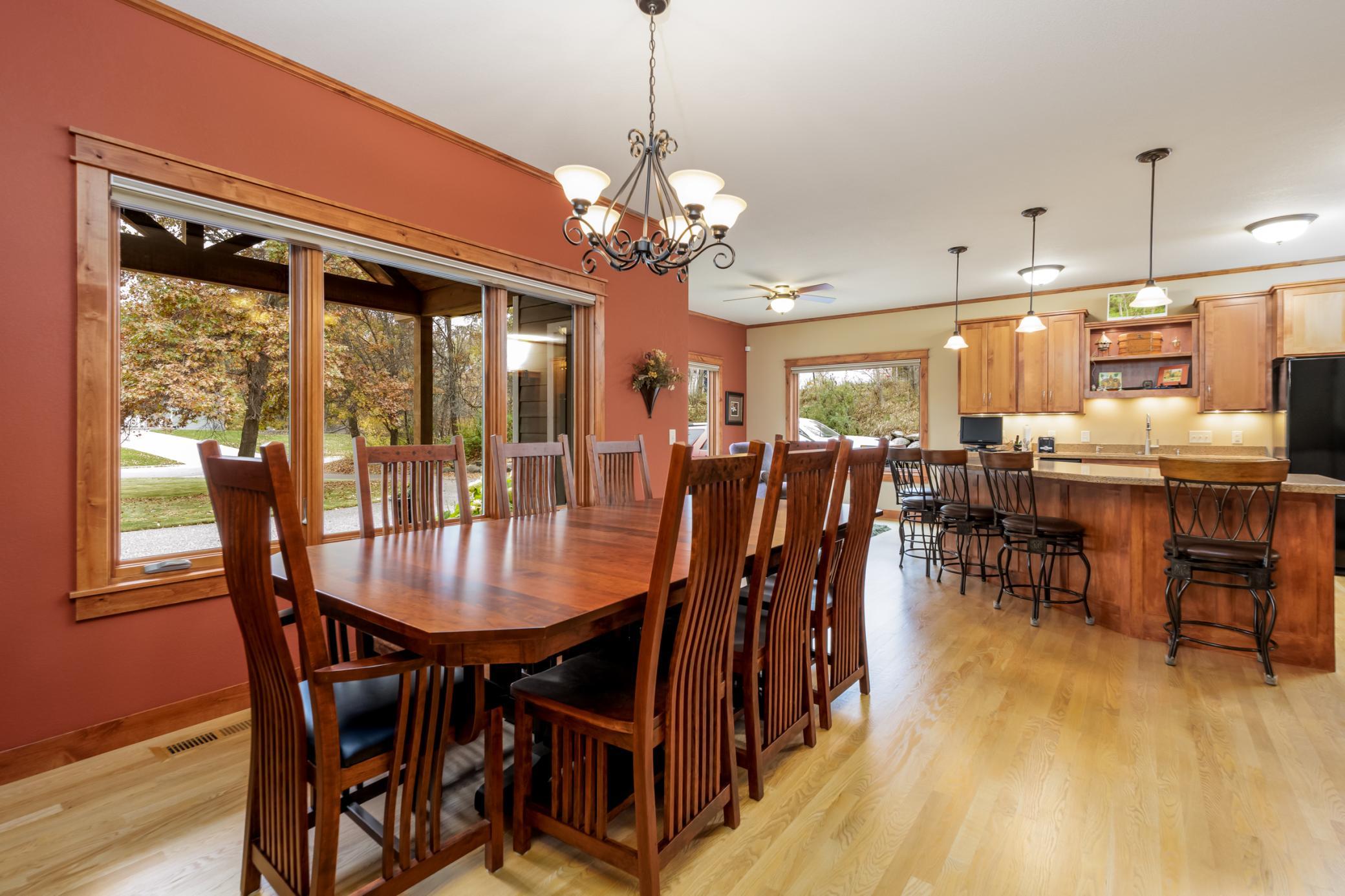 2008 single family home for sale at 204 Ridge Drive in Brainerd, MN — 4 bed, 3 bath (photo 7 of 37)