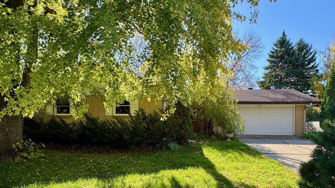1962 single family home for sale at 1203 24th Avenue S in Moorhead, MN — 5 bed, 2 bath
