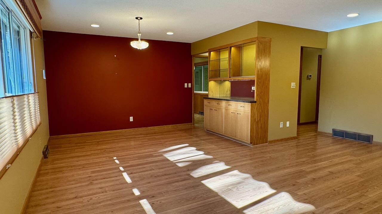 1962 single family home for sale at 1203 24th Avenue S in Moorhead, MN — 5 bed, 2 bath (photo 16 of 56)