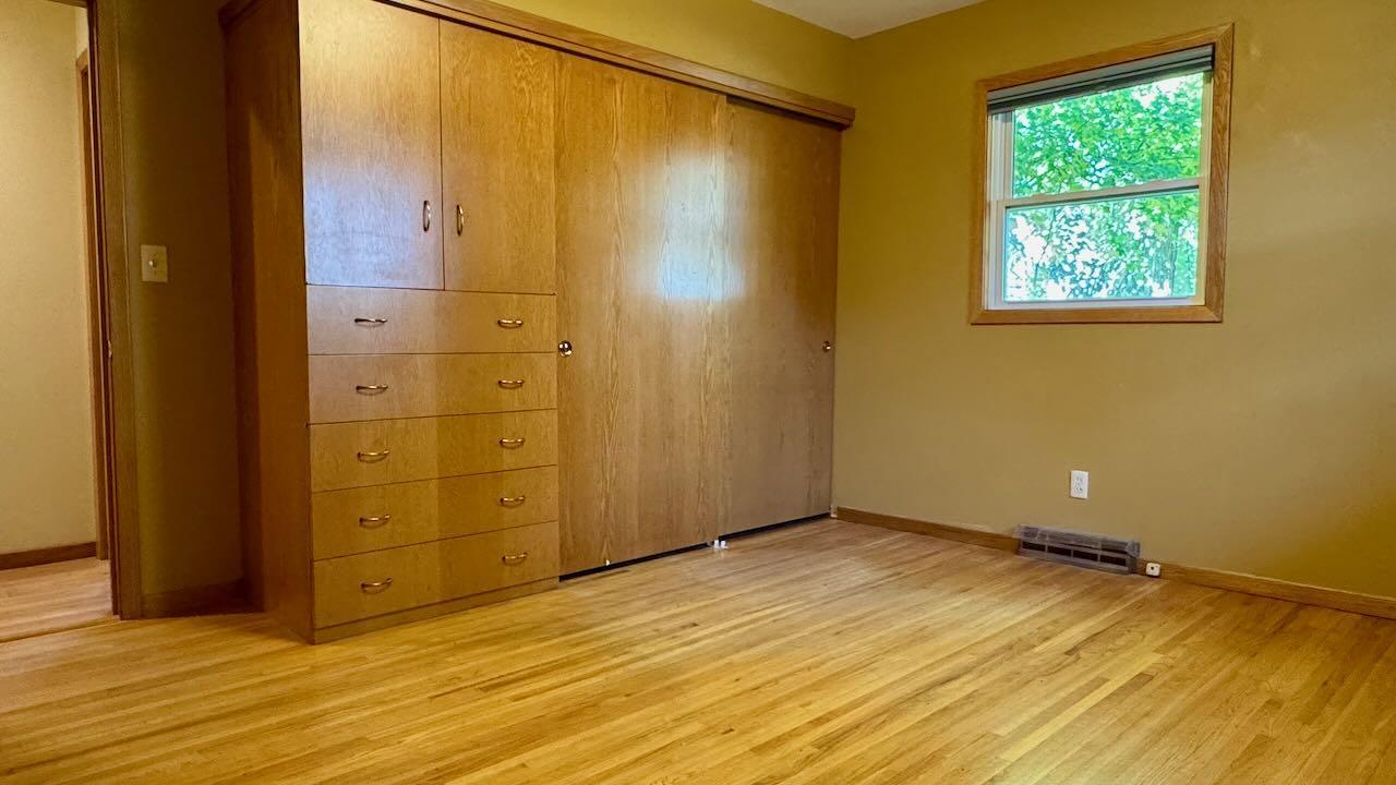 1962 single family home for sale at 1203 24th Avenue S in Moorhead, MN — 5 bed, 2 bath (photo 21 of 56)