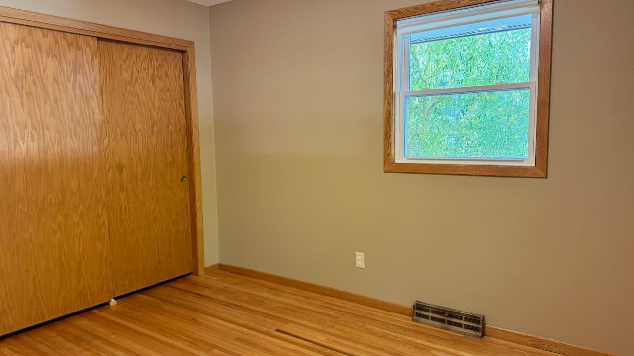 1962 single family home for sale at 1203 24th Avenue S in Moorhead, MN — 5 bed, 2 bath (photo 25 of 56)