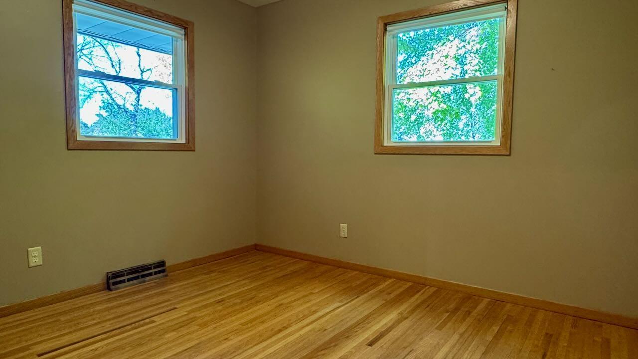 1962 single family home for sale at 1203 24th Avenue S in Moorhead, MN — 5 bed, 2 bath (photo 26 of 56)