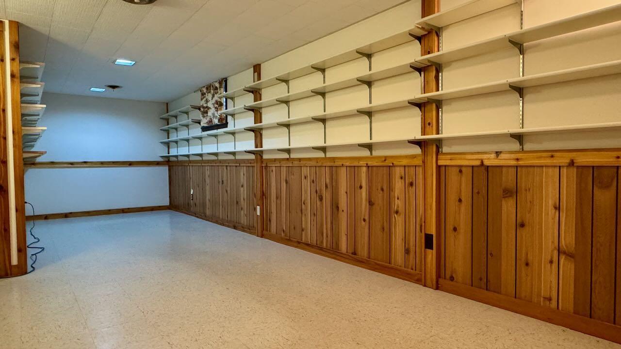 1962 single family home for sale at 1203 24th Avenue S in Moorhead, MN — 5 bed, 2 bath (photo 32 of 56)
