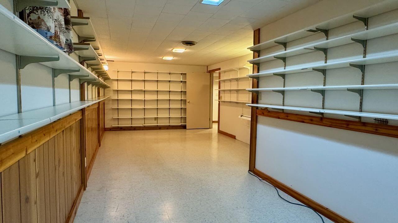 1962 single family home for sale at 1203 24th Avenue S in Moorhead, MN — 5 bed, 2 bath (photo 33 of 56)