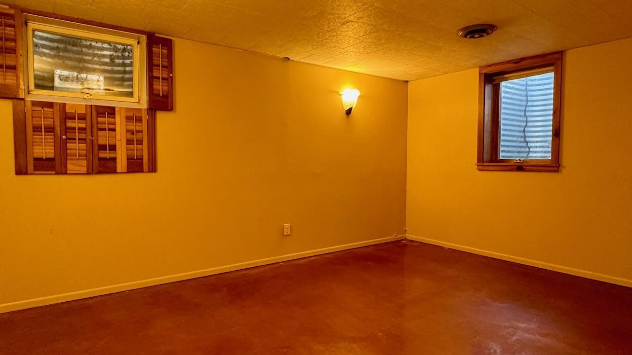 1962 single family home for sale at 1203 24th Avenue S in Moorhead, MN — 5 bed, 2 bath (photo 34 of 56)