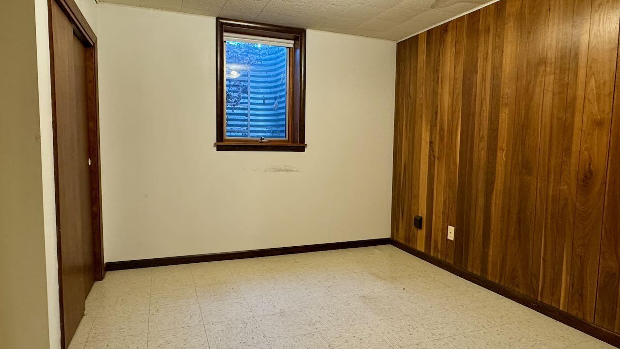 1962 single family home for sale at 1203 24th Avenue S in Moorhead, MN — 5 bed, 2 bath (photo 36 of 56)