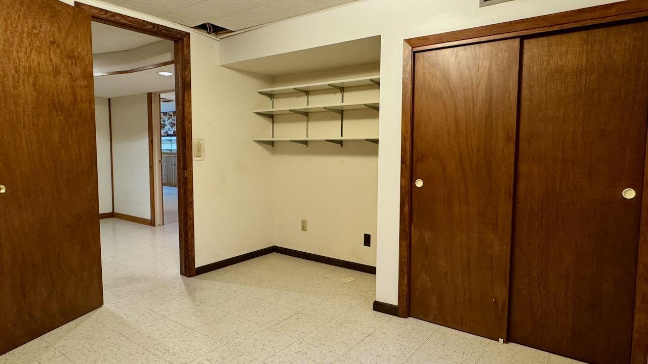 1962 single family home for sale at 1203 24th Avenue S in Moorhead, MN — 5 bed, 2 bath (photo 37 of 56)