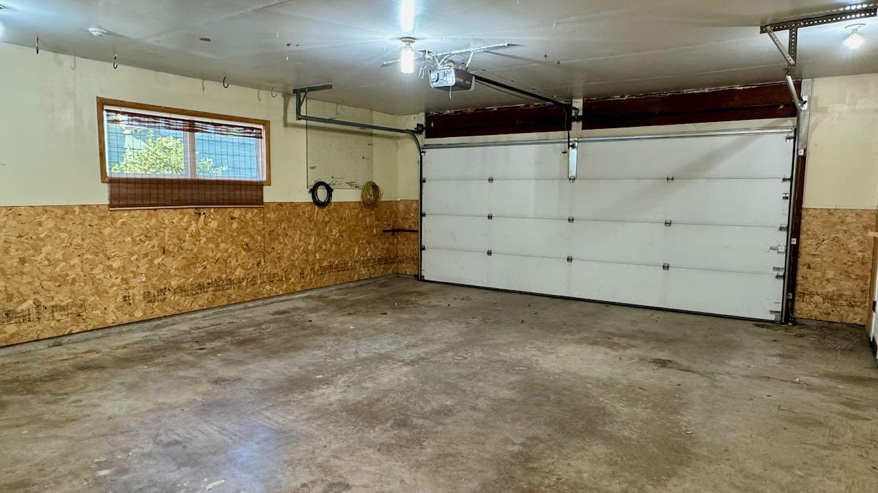 1962 single family home for sale at 1203 24th Avenue S in Moorhead, MN — 5 bed, 2 bath (photo 48 of 56)