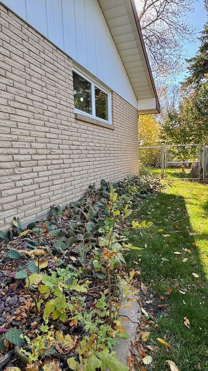 1962 single family home for sale at 1203 24th Avenue S in Moorhead, MN — 5 bed, 2 bath (photo 50 of 56)