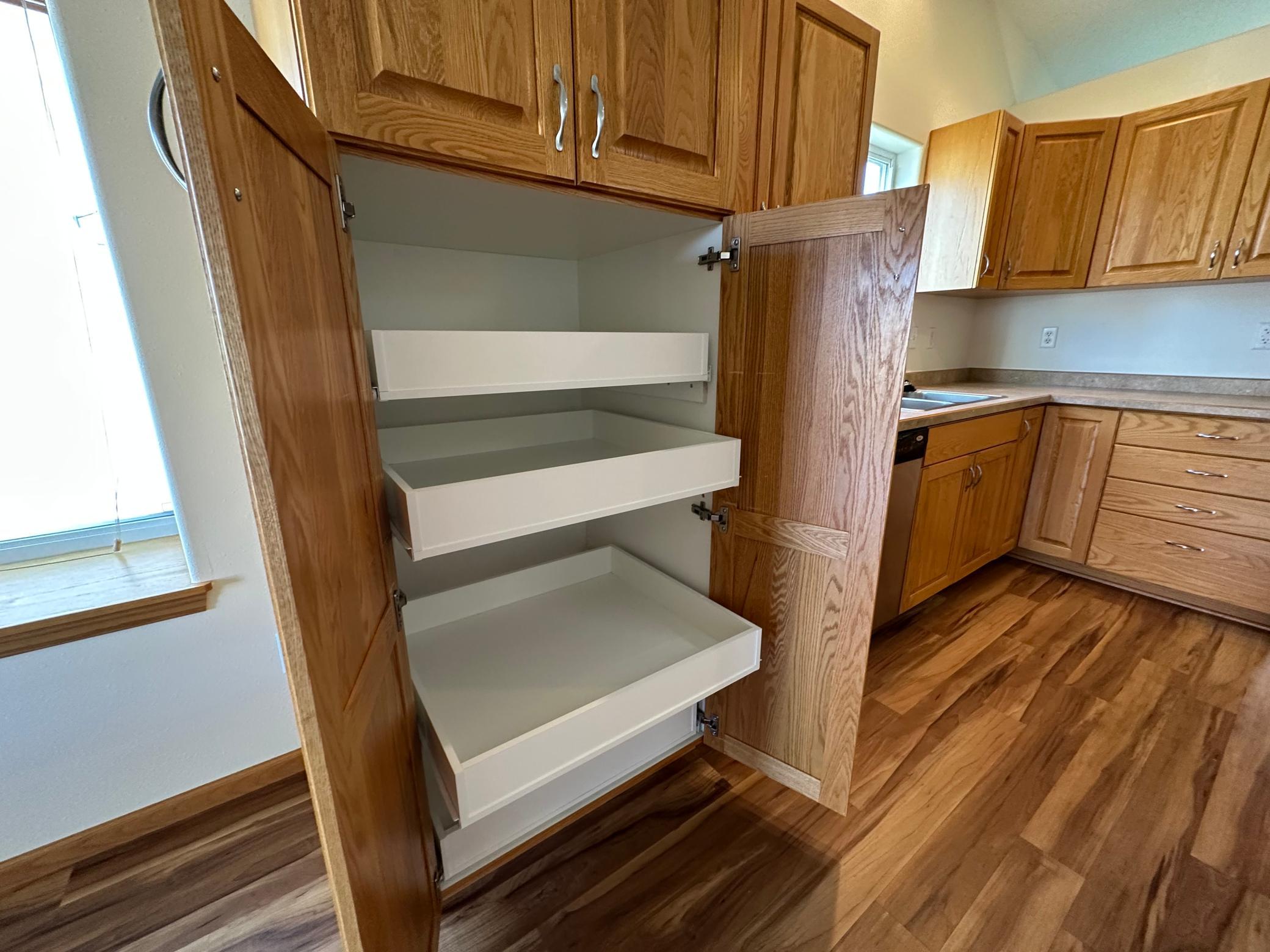 2006 twin home for sale at 1318 37th Avenue S in Moorhead, MN — 3 bed, 2 bath (photo 15 of 36)