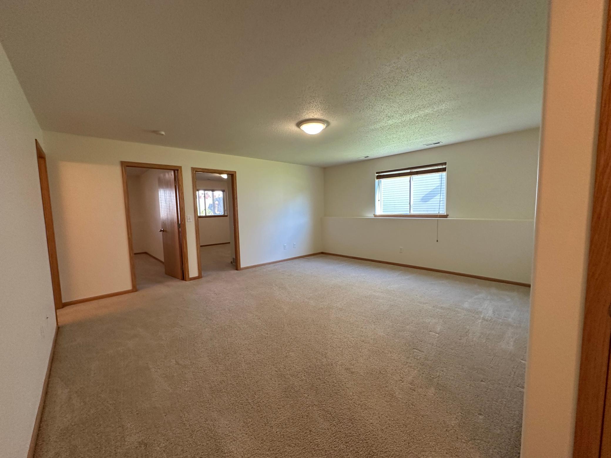 2006 twin home for sale at 1318 37th Avenue S in Moorhead, MN — 3 bed, 2 bath (photo 22 of 36)