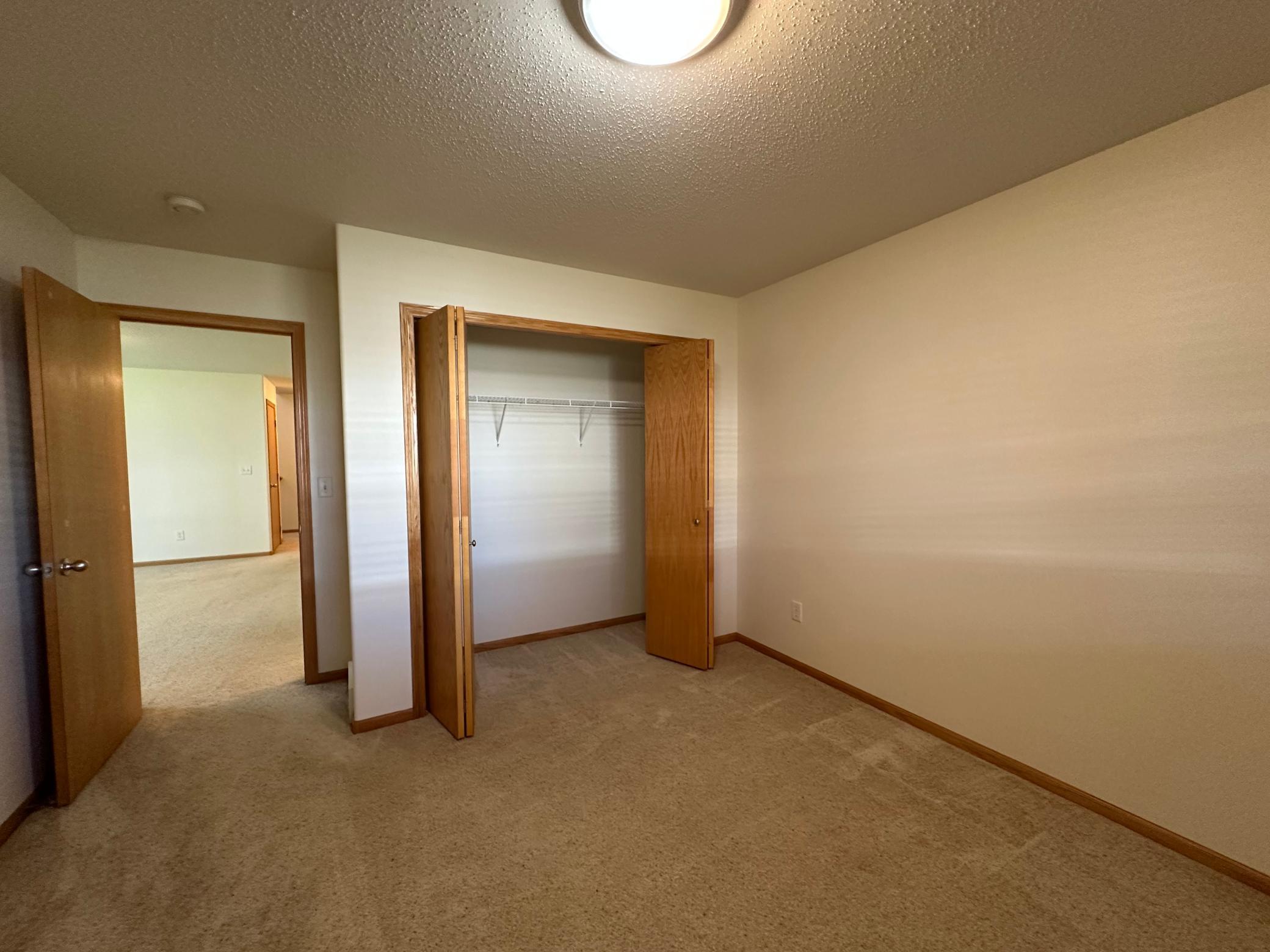 2006 twin home for sale at 1318 37th Avenue S in Moorhead, MN — 3 bed, 2 bath (photo 25 of 36)