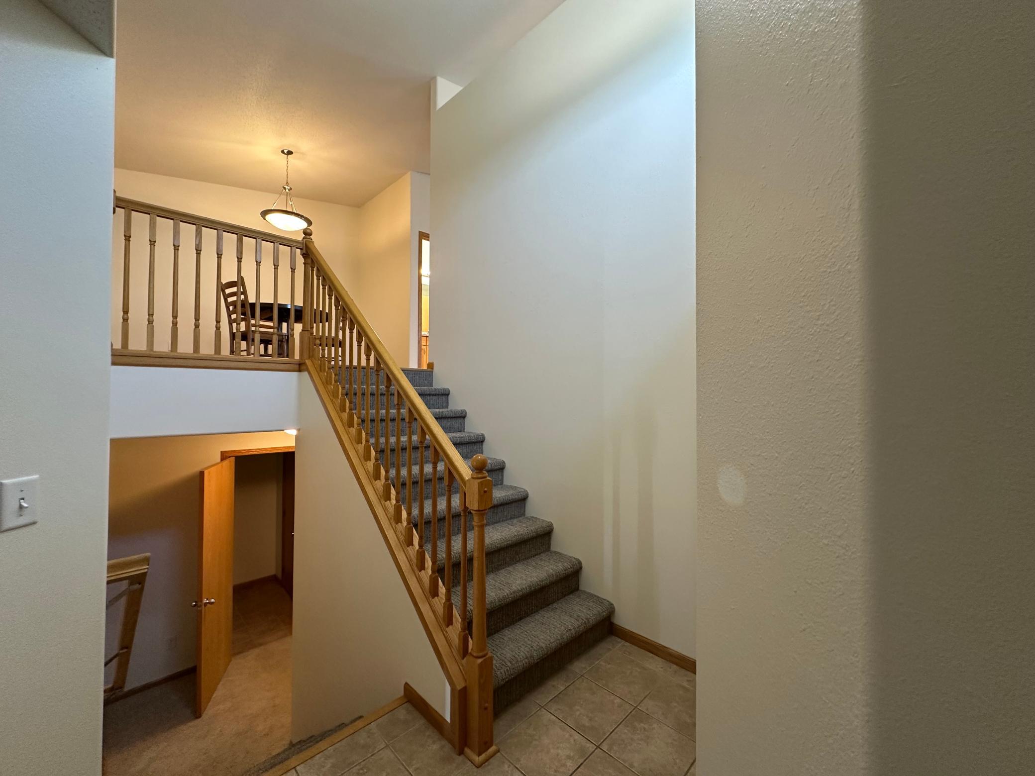 2006 twin home for sale at 1318 37th Avenue S in Moorhead, MN — 3 bed, 2 bath (photo 9 of 36)