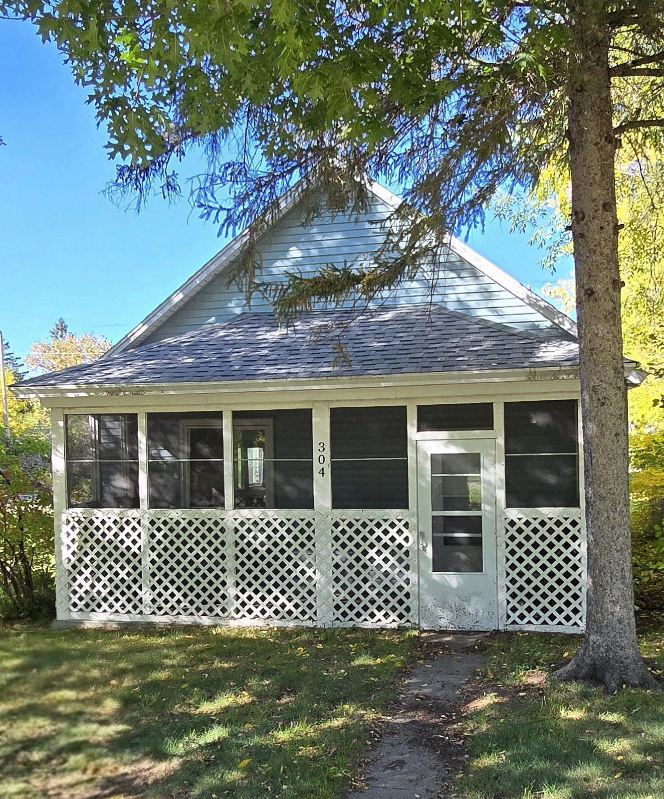 1925 single family home for sale at 304 Spruce Avenue NE in Cass Lake, MN — 2 bed, 1 bath (photo 2 of 20)