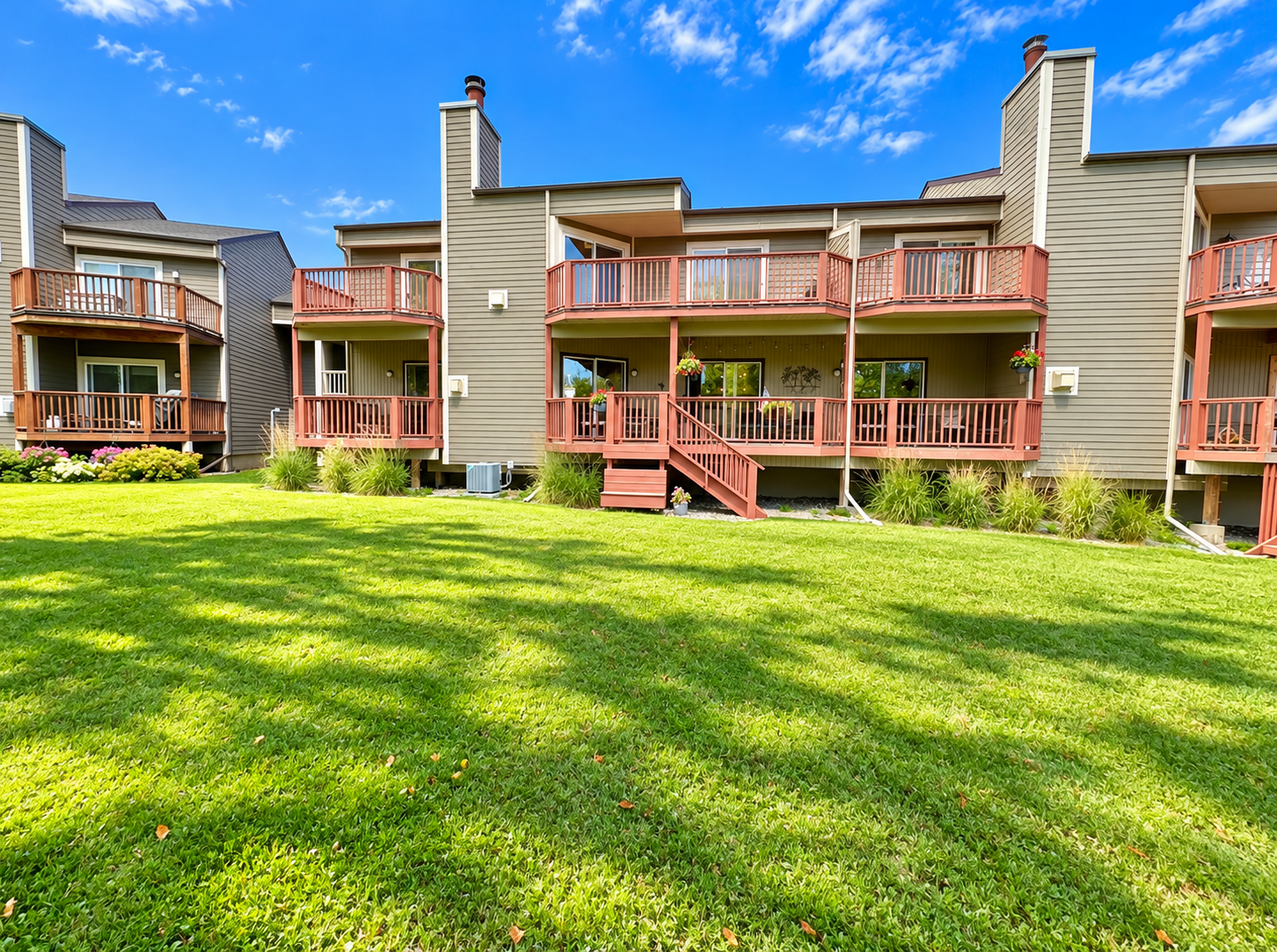 1978 condo for sale at 542 Quadna Mountain Road in Hill City, MN — 2 bed, 2 bath (photo 3 of 37)