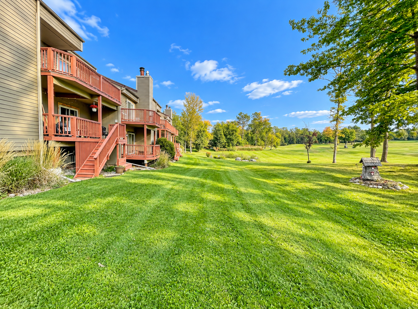 1978 condo for sale at 542 Quadna Mountain Road in Hill City, MN — 2 bed, 2 bath (photo 5 of 37)