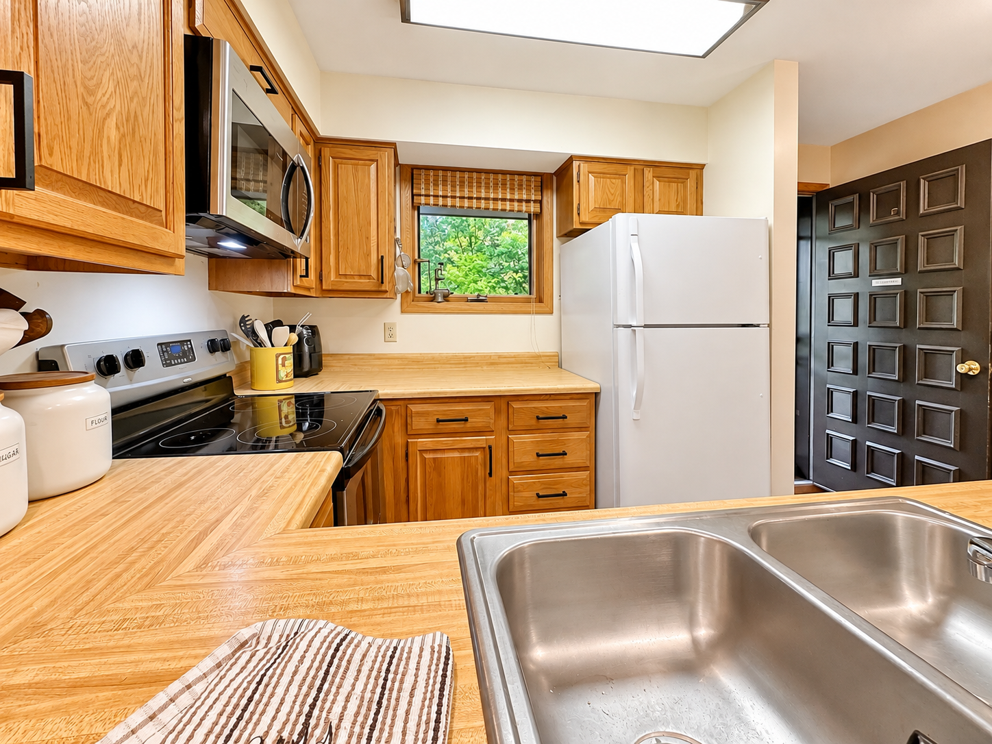 1978 condo for sale at 542 Quadna Mountain Road in Hill City, MN — 2 bed, 2 bath (photo 9 of 37)