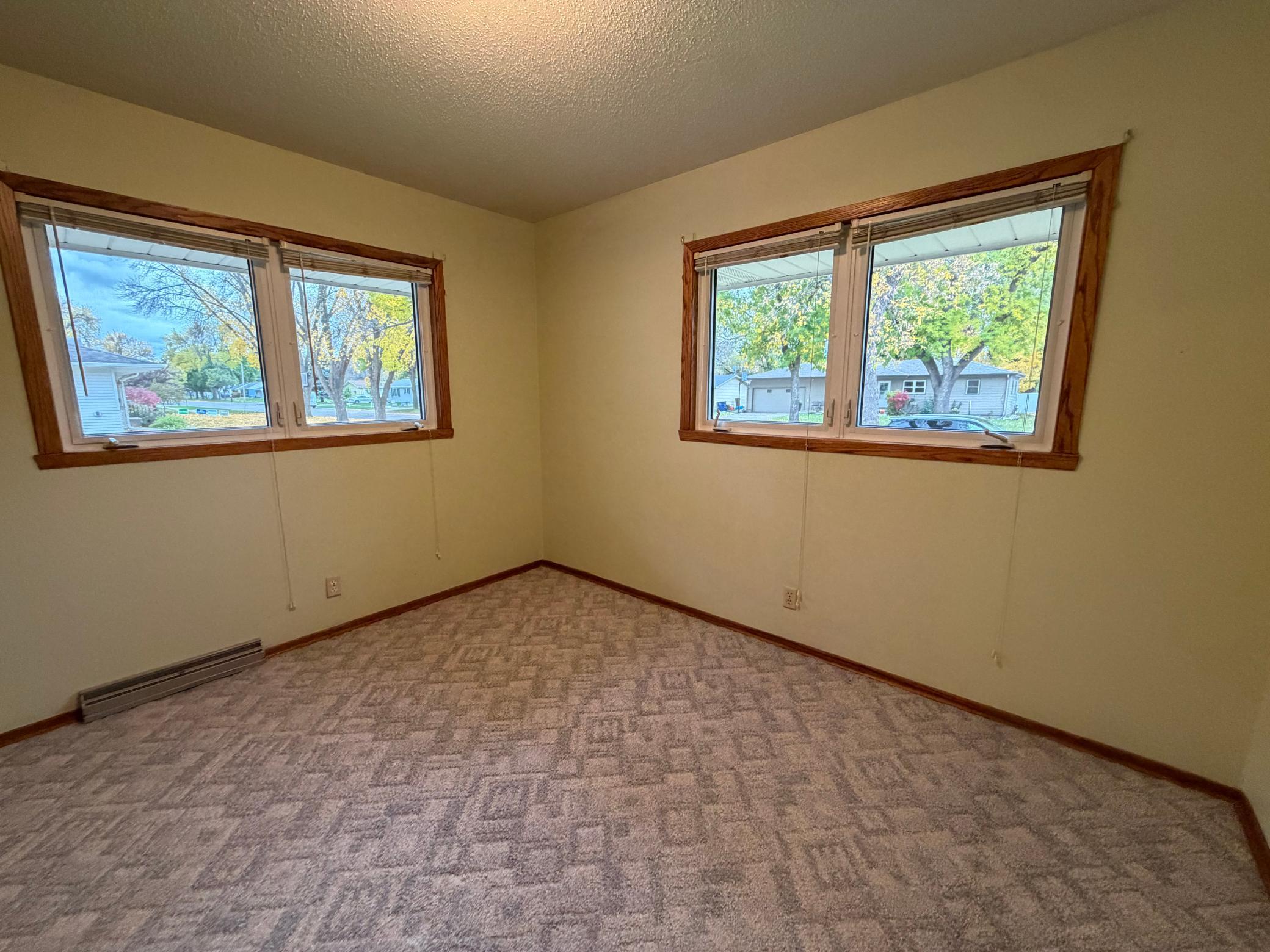1968 single family home for sale at 904 20th Street N in Moorhead, MN — 3 bed, 2 bath (photo 17 of 61)