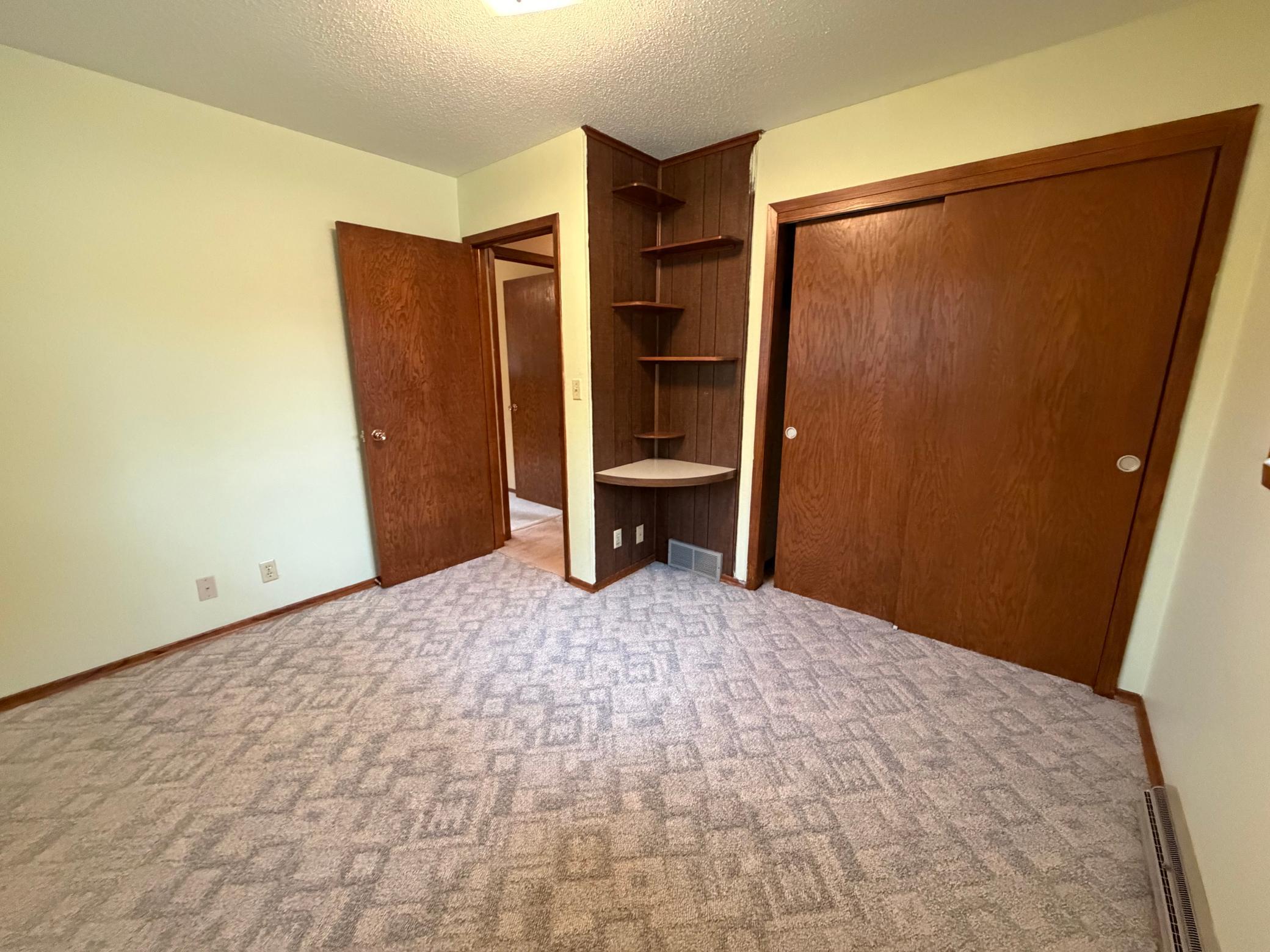 1968 single family home for sale at 904 20th Street N in Moorhead, MN — 3 bed, 2 bath (photo 18 of 61)