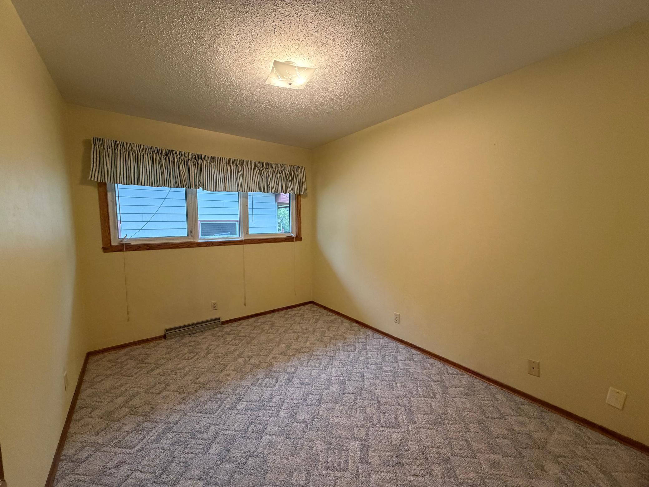1968 single family home for sale at 904 20th Street N in Moorhead, MN — 3 bed, 2 bath (photo 19 of 61)