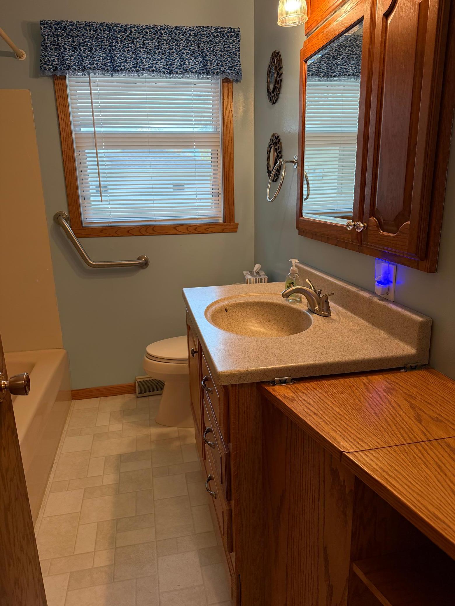 1968 single family home for sale at 904 20th Street N in Moorhead, MN — 3 bed, 2 bath (photo 20 of 61)
