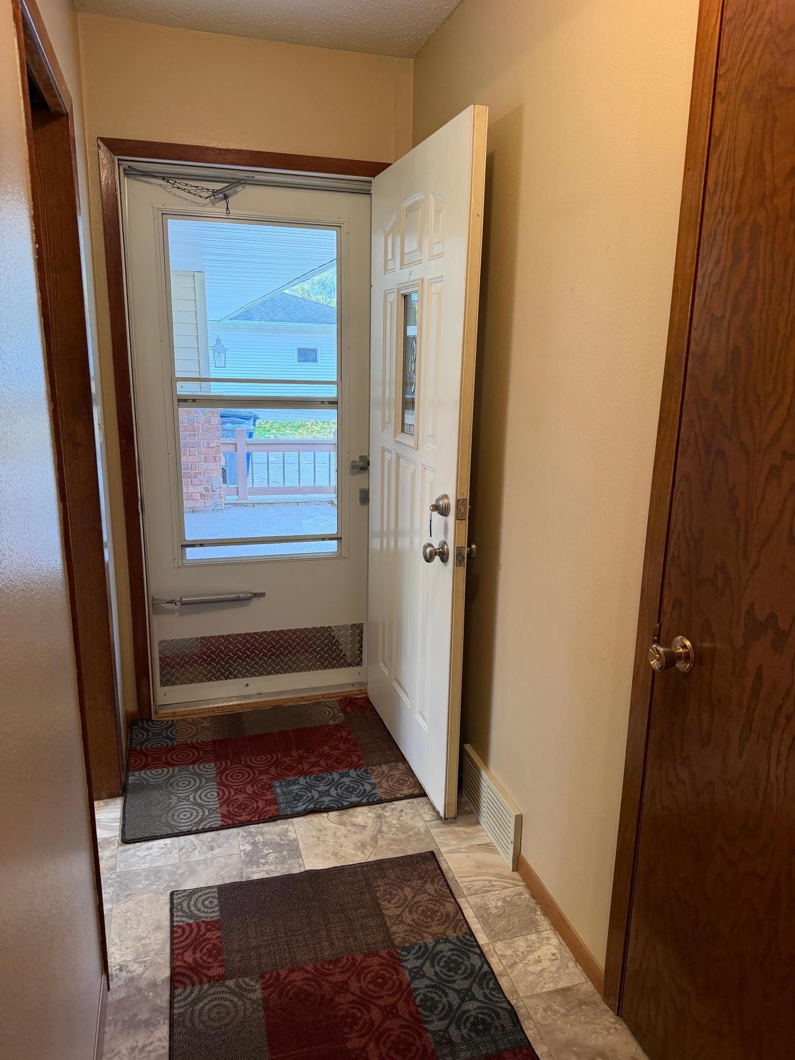 1968 single family home for sale at 904 20th Street N in Moorhead, MN — 3 bed, 2 bath (photo 23 of 61)
