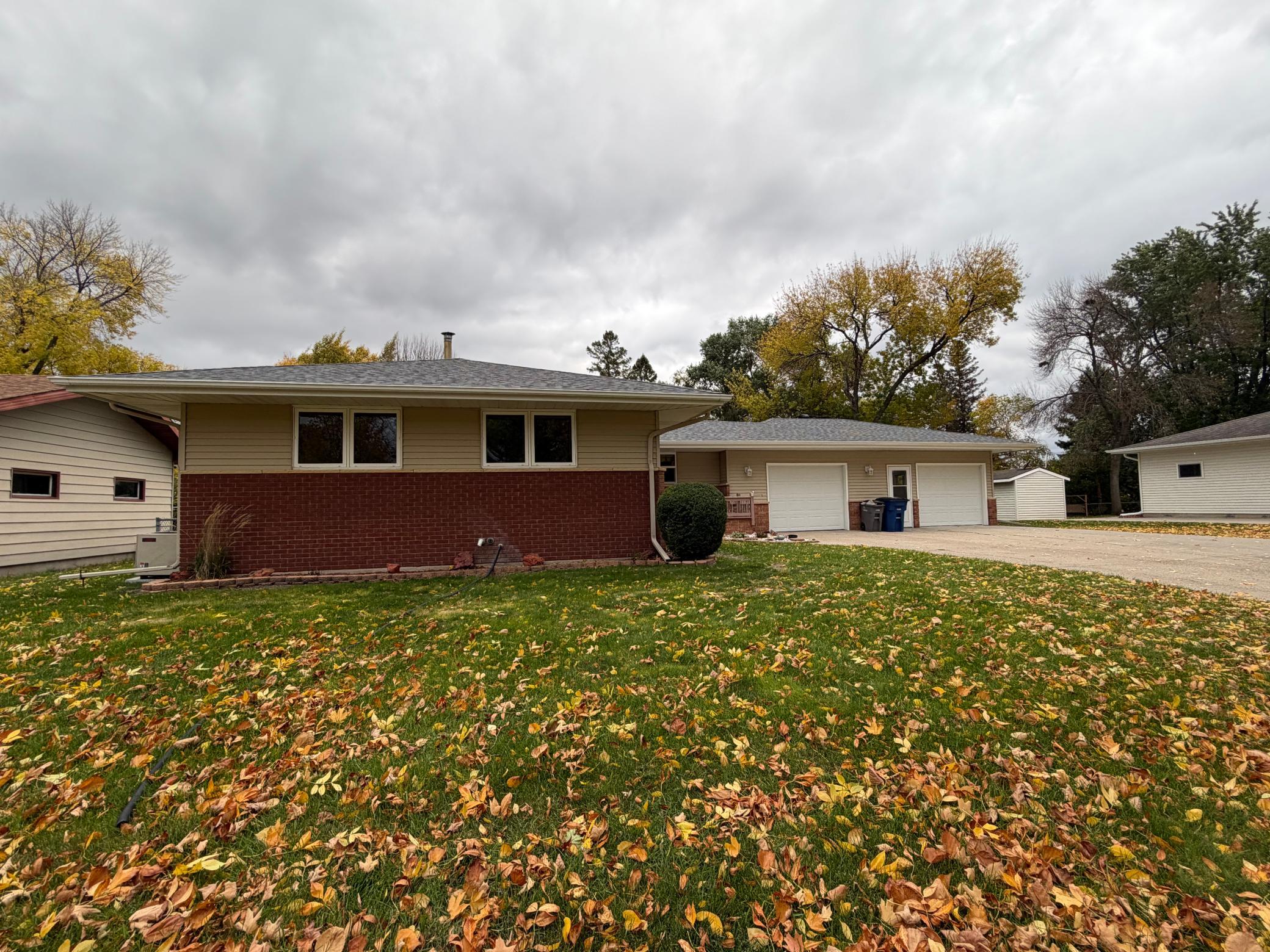 1968 single family home for sale at 904 20th Street N in Moorhead, MN — 3 bed, 2 bath (photo 46 of 61)