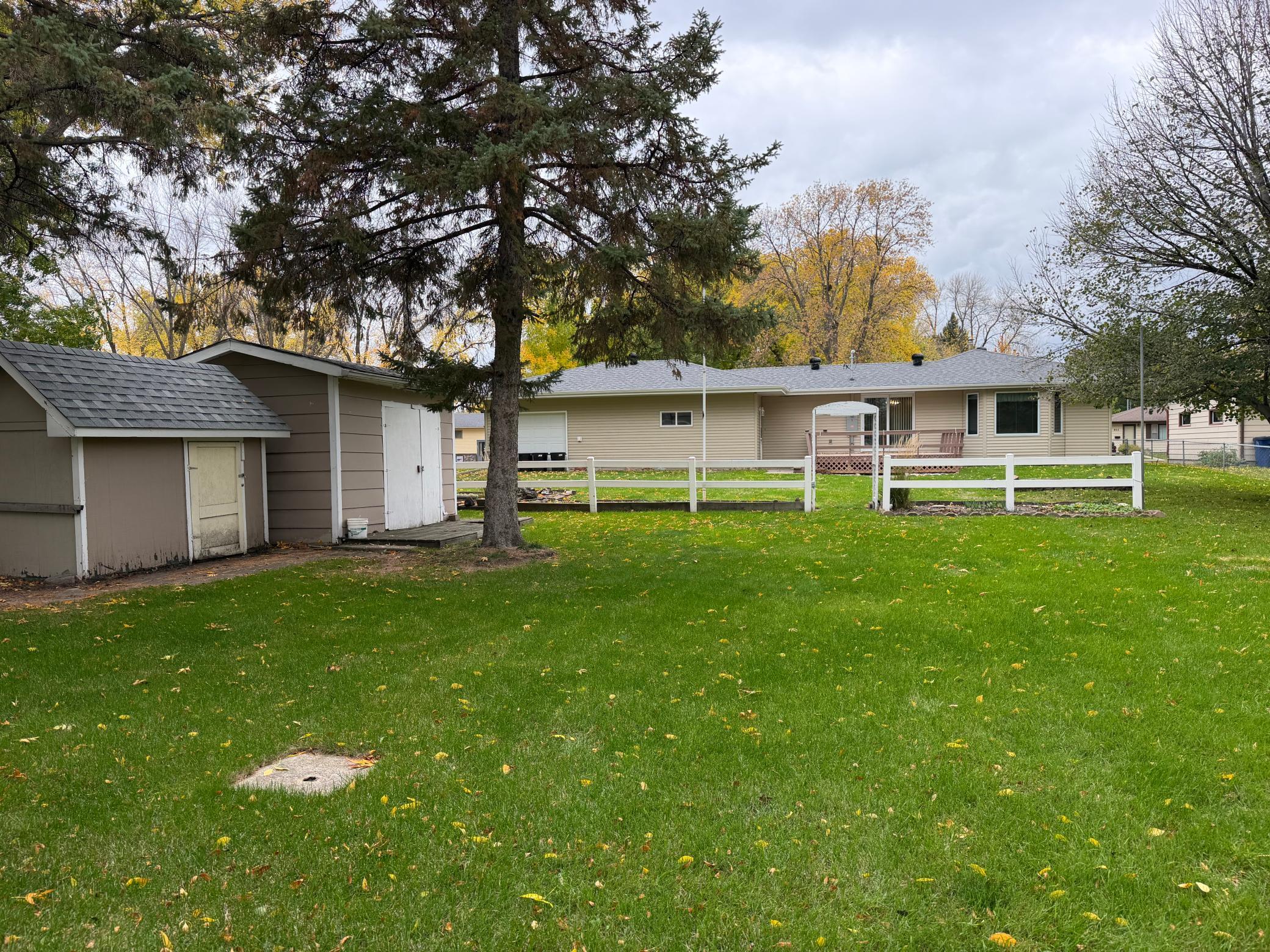 1968 single family home for sale at 904 20th Street N in Moorhead, MN — 3 bed, 2 bath (photo 50 of 61)