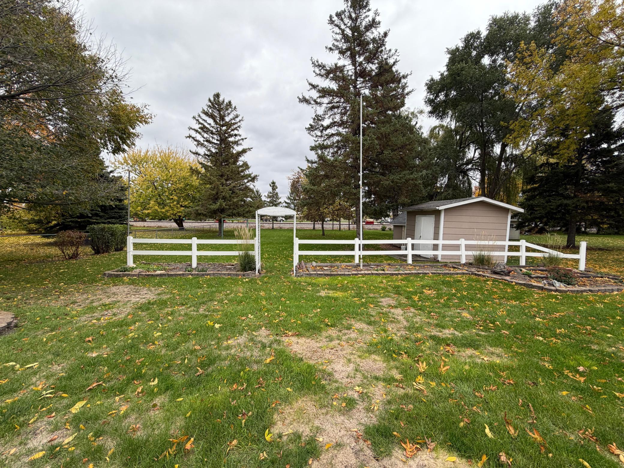 1968 single family home for sale at 904 20th Street N in Moorhead, MN — 3 bed, 2 bath (photo 53 of 61)