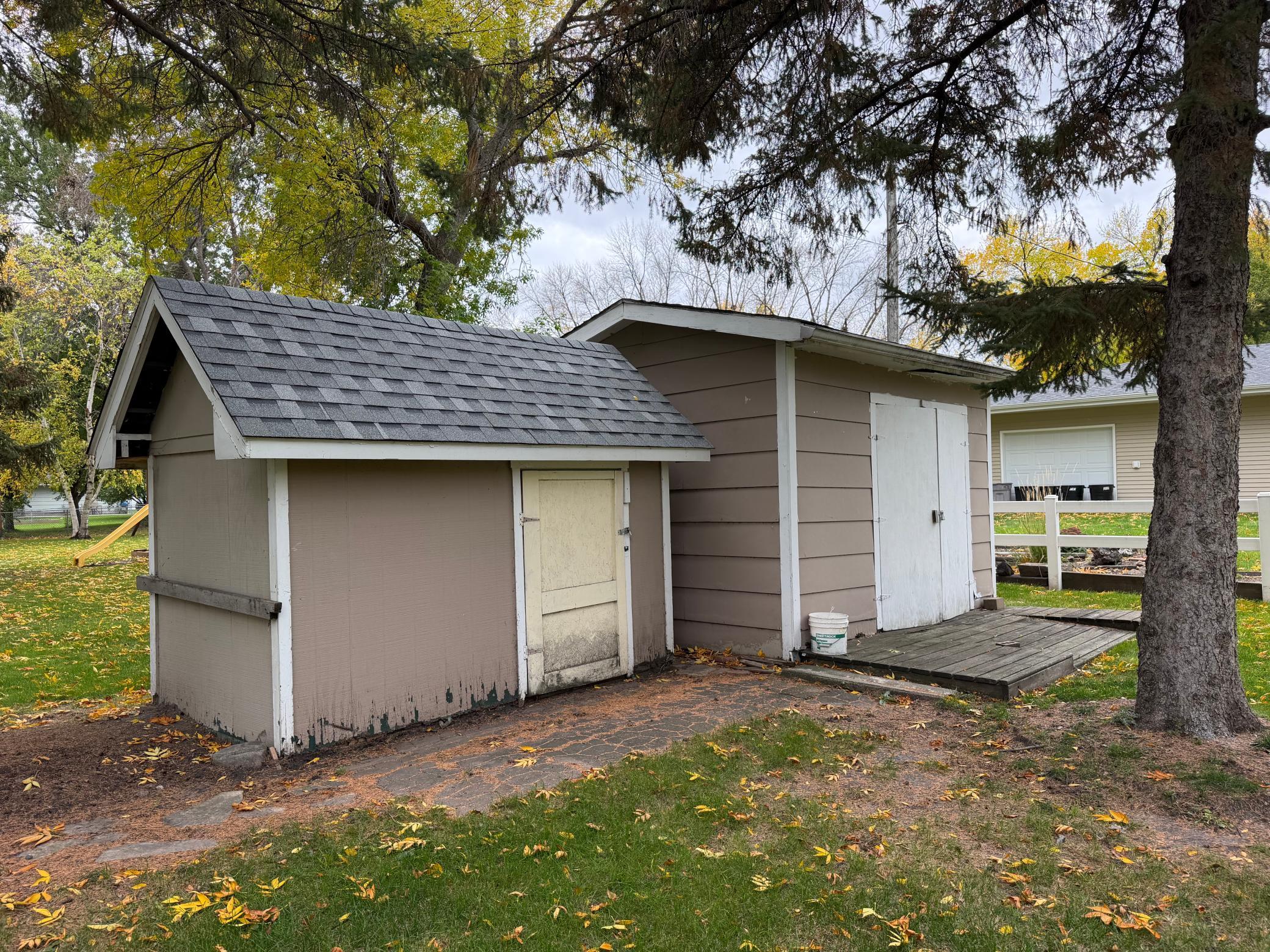 1968 single family home for sale at 904 20th Street N in Moorhead, MN — 3 bed, 2 bath (photo 55 of 61)