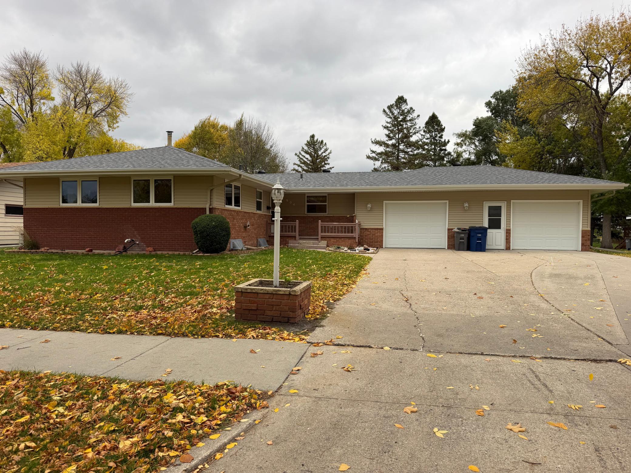 1968 single family home for sale at 904 20th Street N in Moorhead, MN — 3 bed, 2 bath (photo 59 of 61)